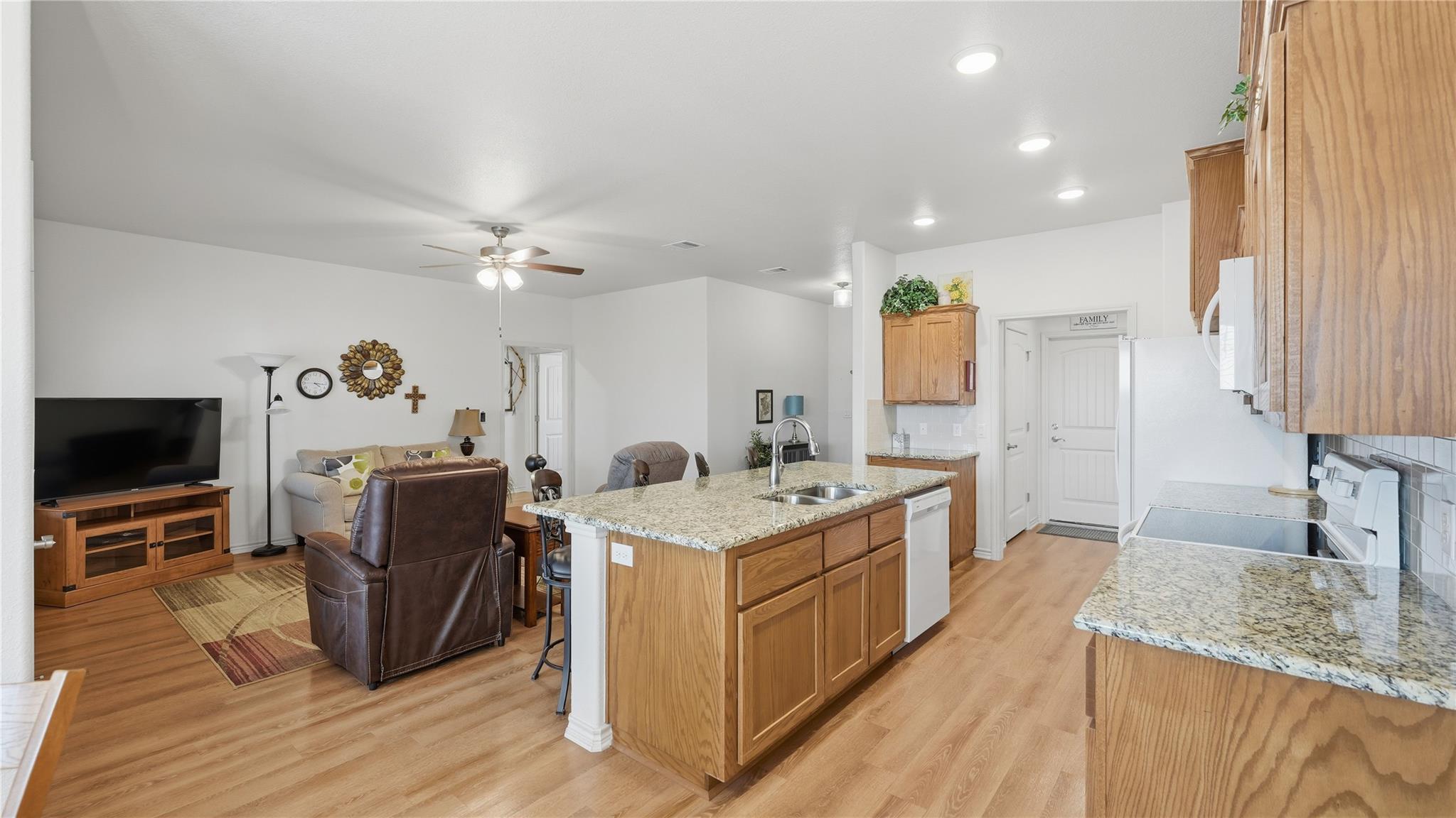 109 Elmer Ave, Burnet, TX 78611