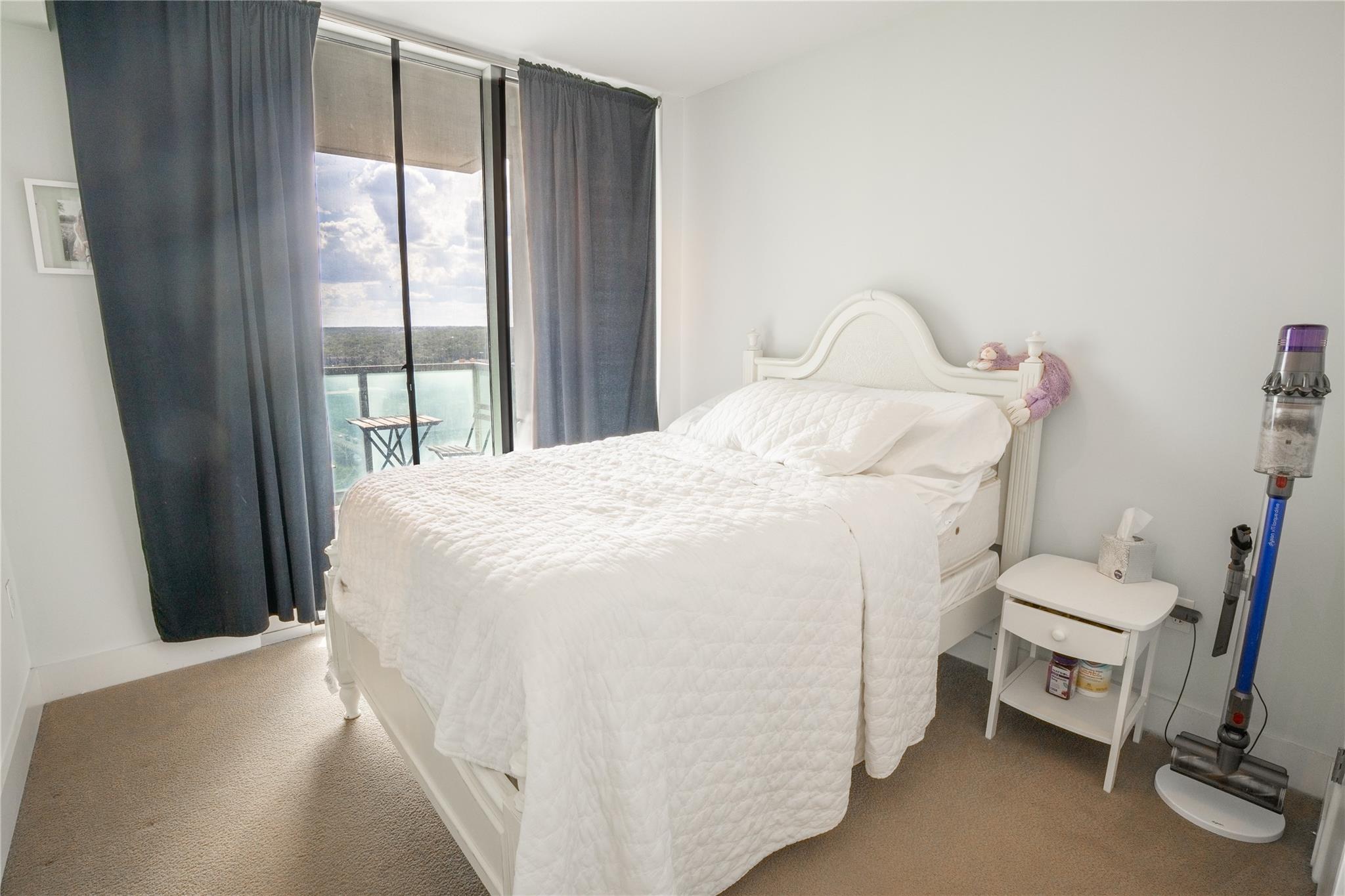 300 Bowie St # 2204, Austin, TX 78703