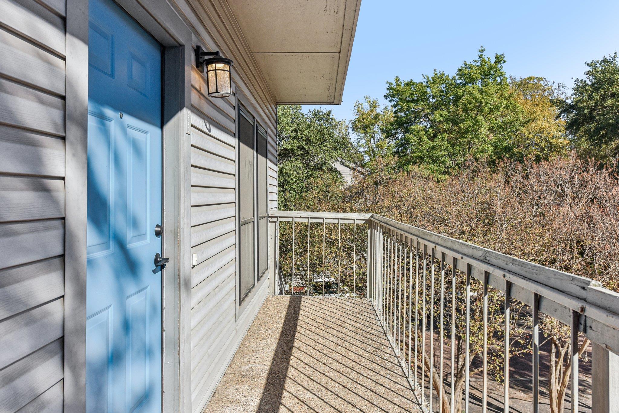 802 S 1st St # 220, Austin, TX 78704