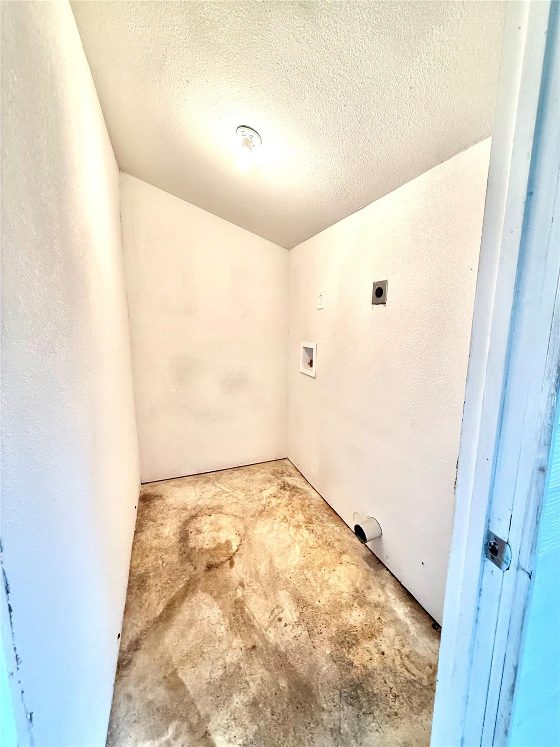 209 County Road 310, Rockdale, TX 76567