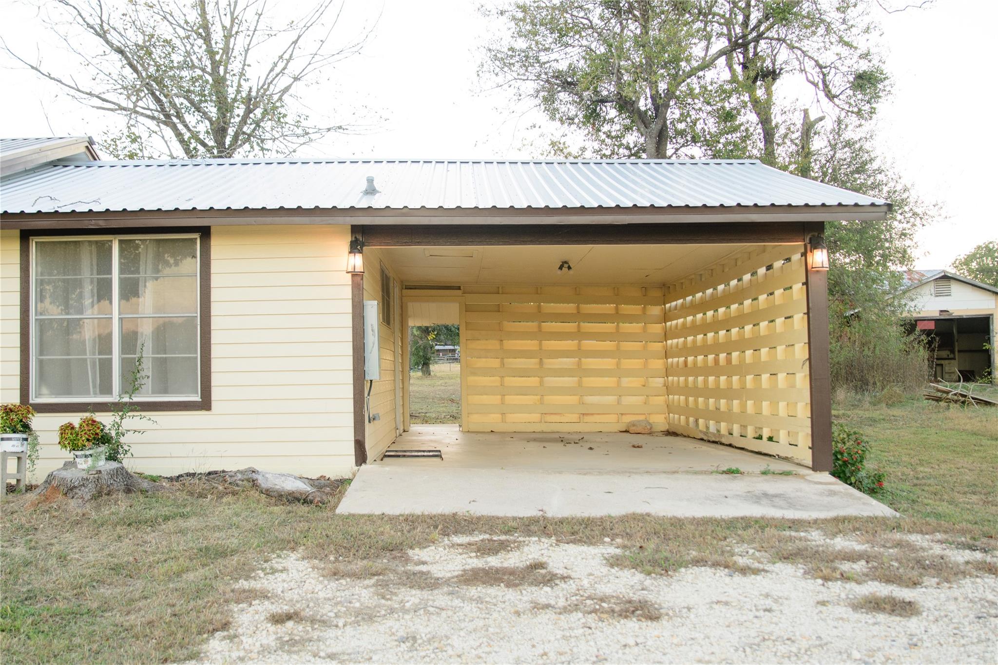 209 County Road 310, Rockdale, TX 76567