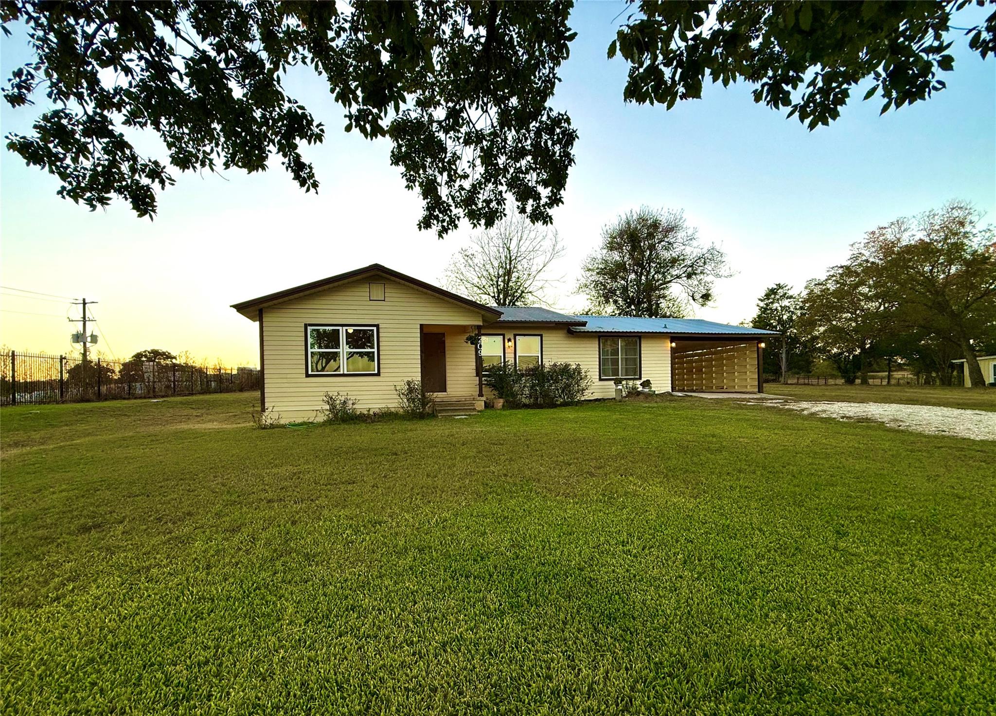 209 County Road 310, Rockdale, TX 76567