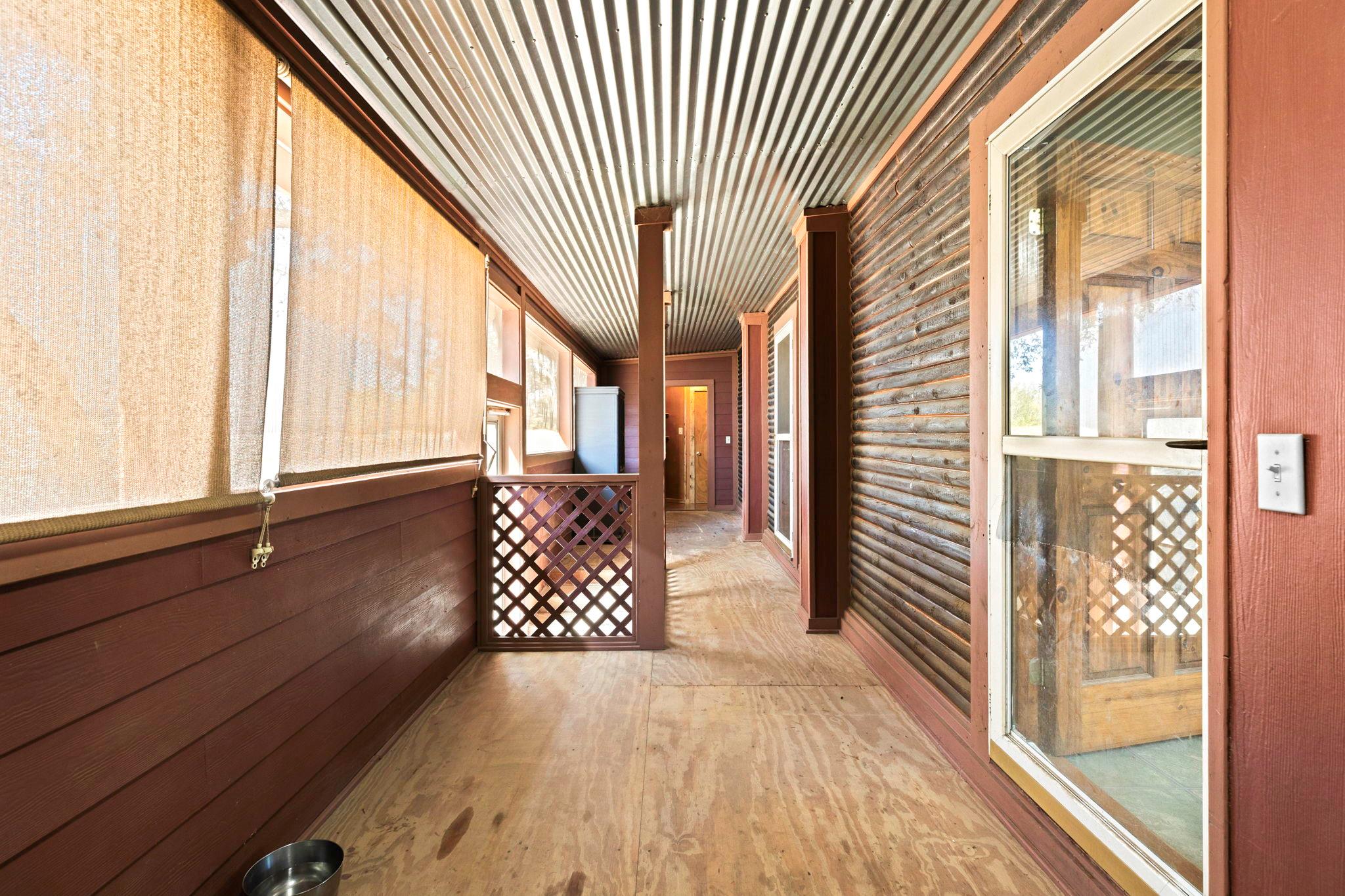 55 County Line Rd, Dale, TX 78616