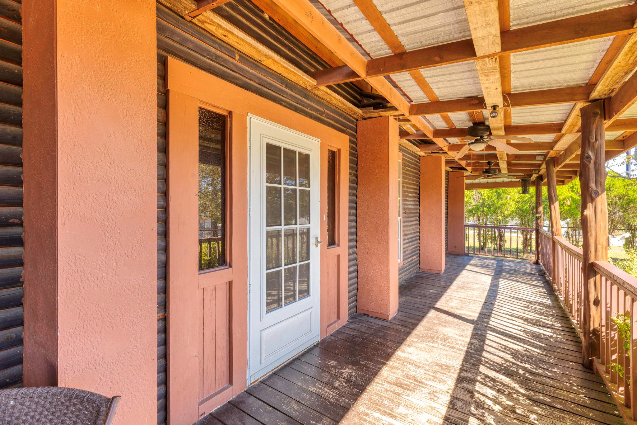 55 County Line Rd, Dale, TX 78616