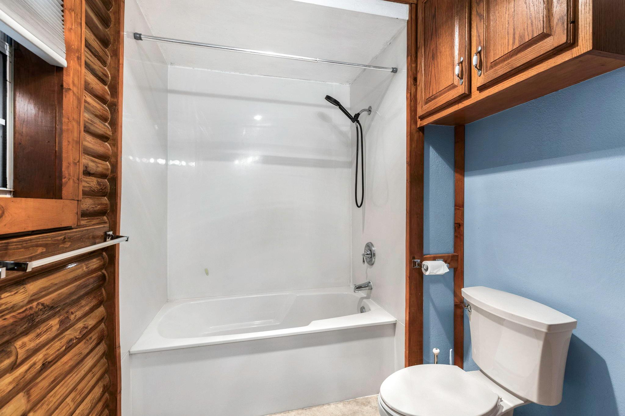 55 County Line Rd, Dale, TX 78616