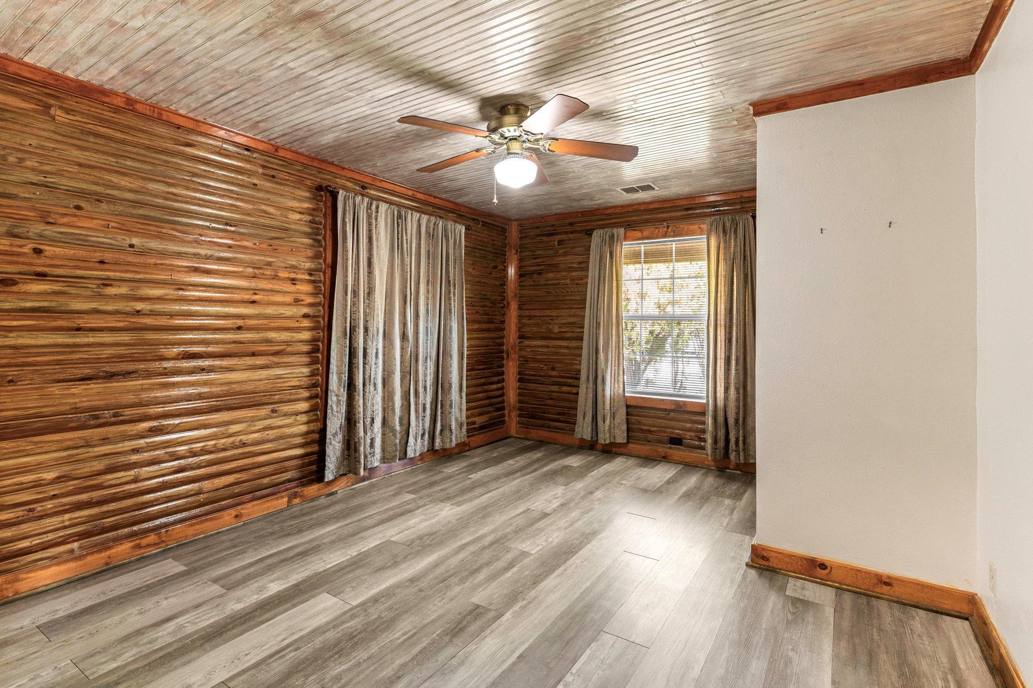 55 County Line Rd, Dale, TX 78616