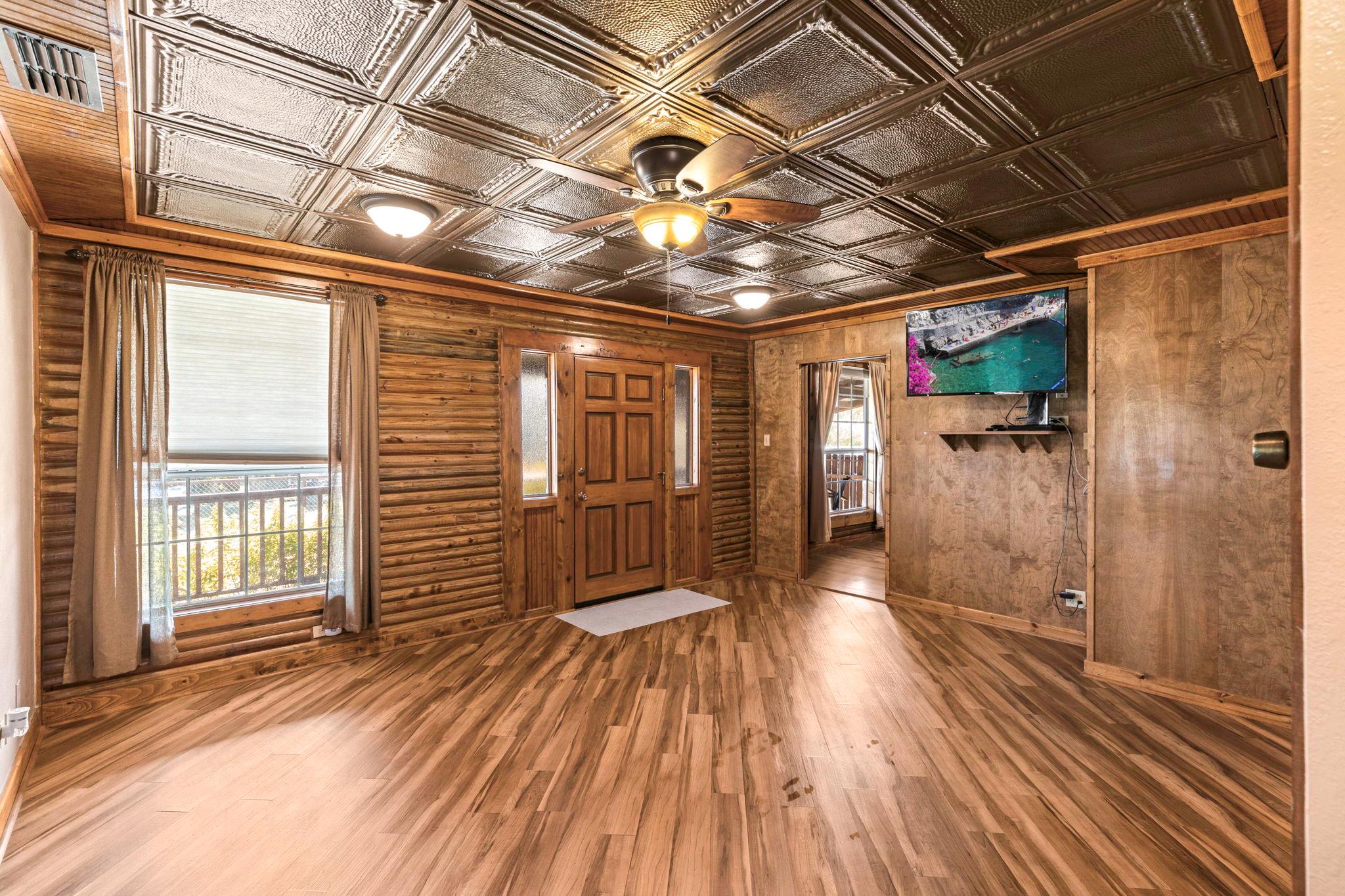 55 County Line Rd, Dale, TX 78616