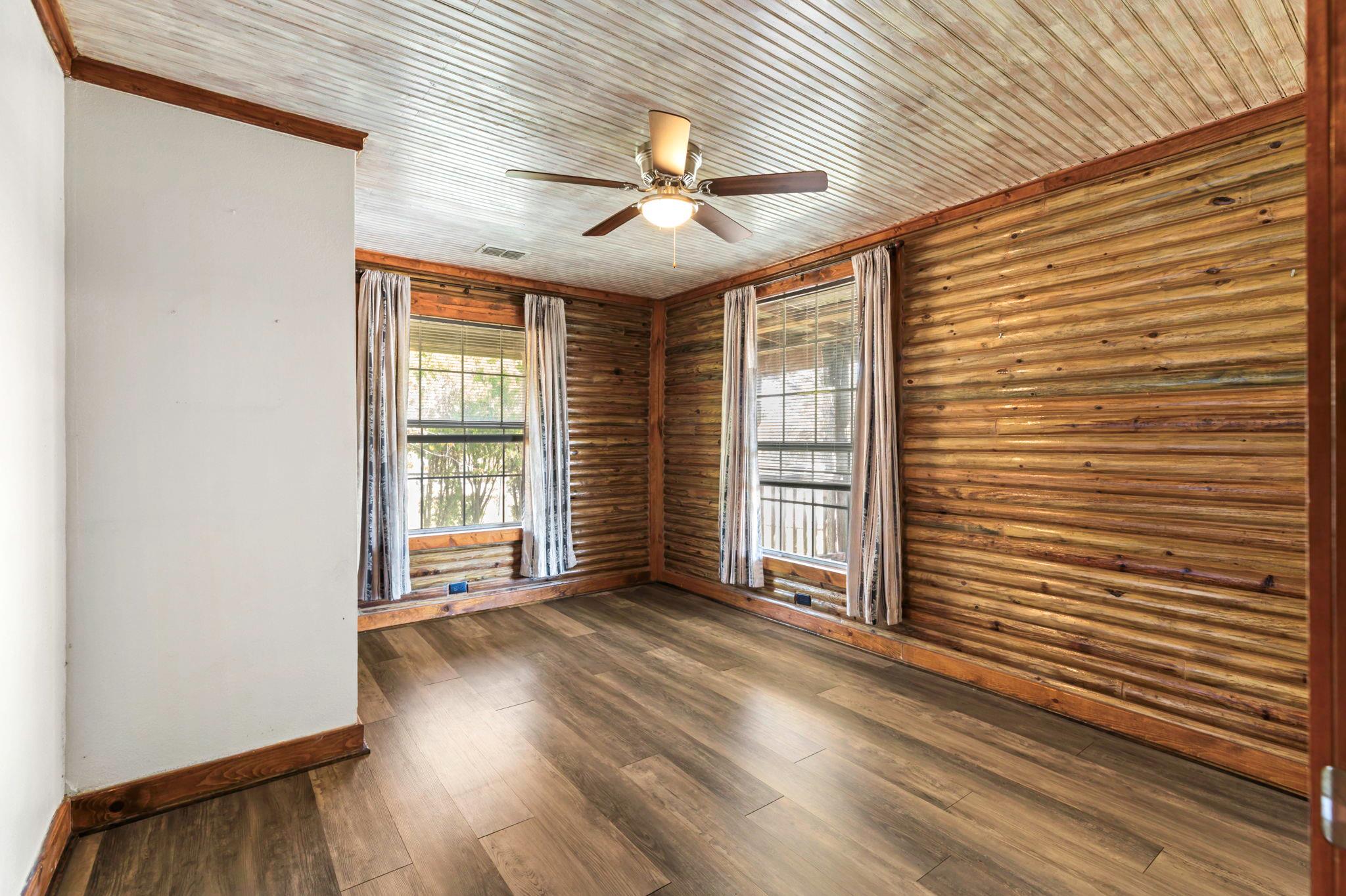 55 County Line Rd, Dale, TX 78616