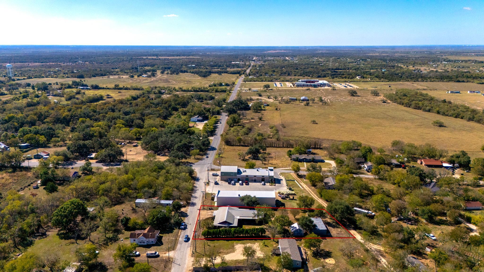 55 County Line Rd, Dale, TX 78616