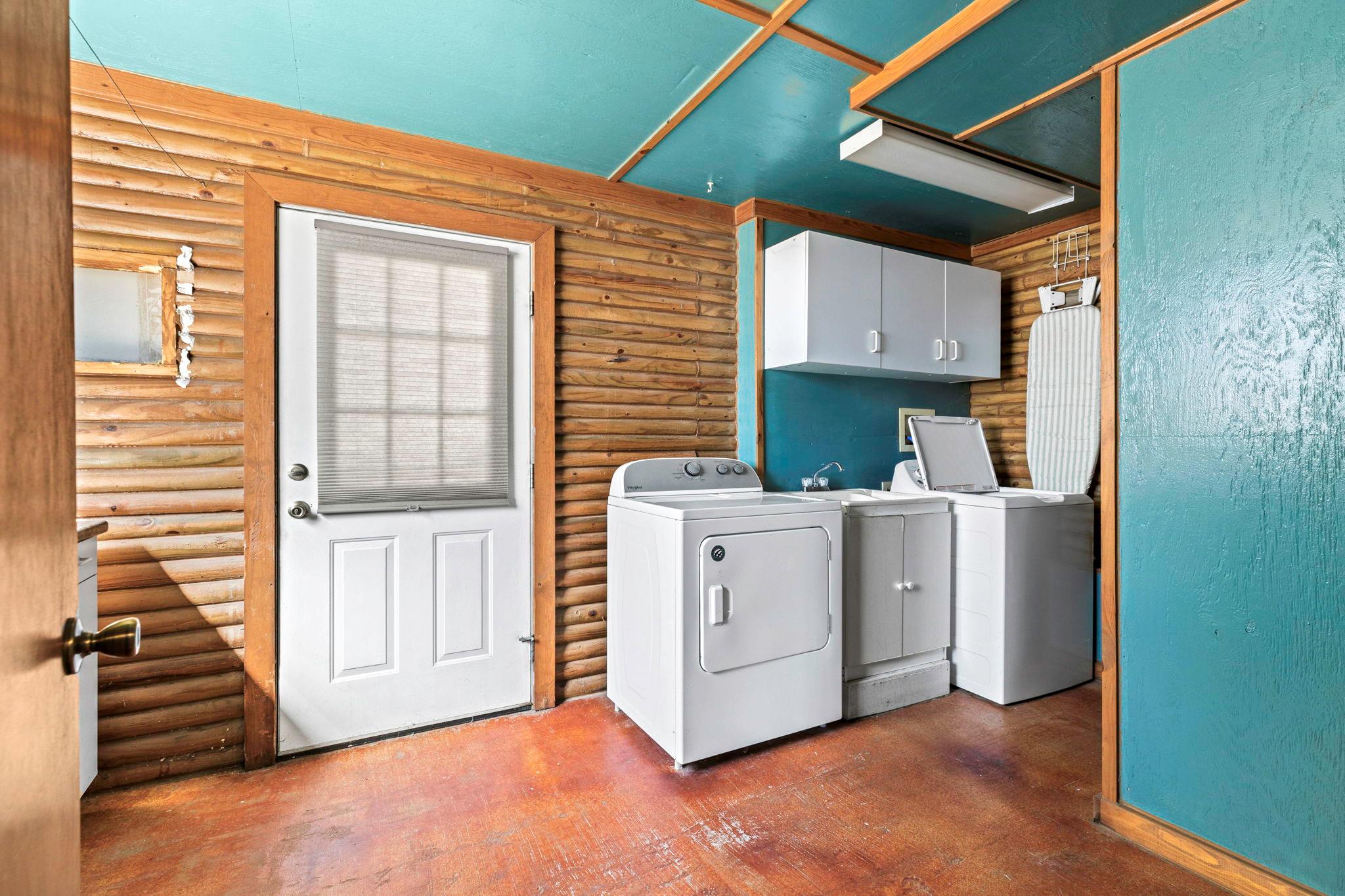 55 County Line Rd, Dale, TX 78616