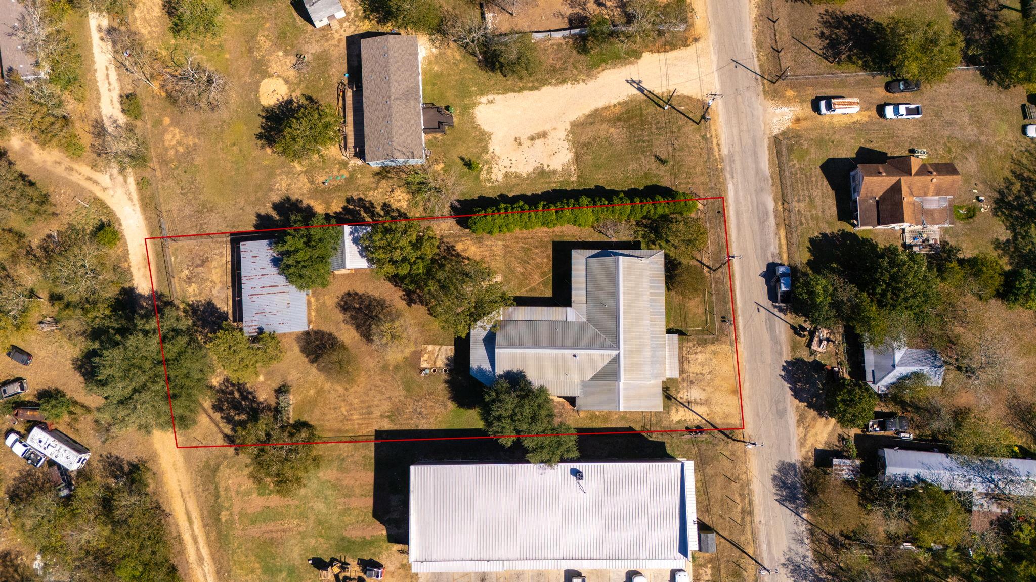 55 County Line Rd, Dale, TX 78616