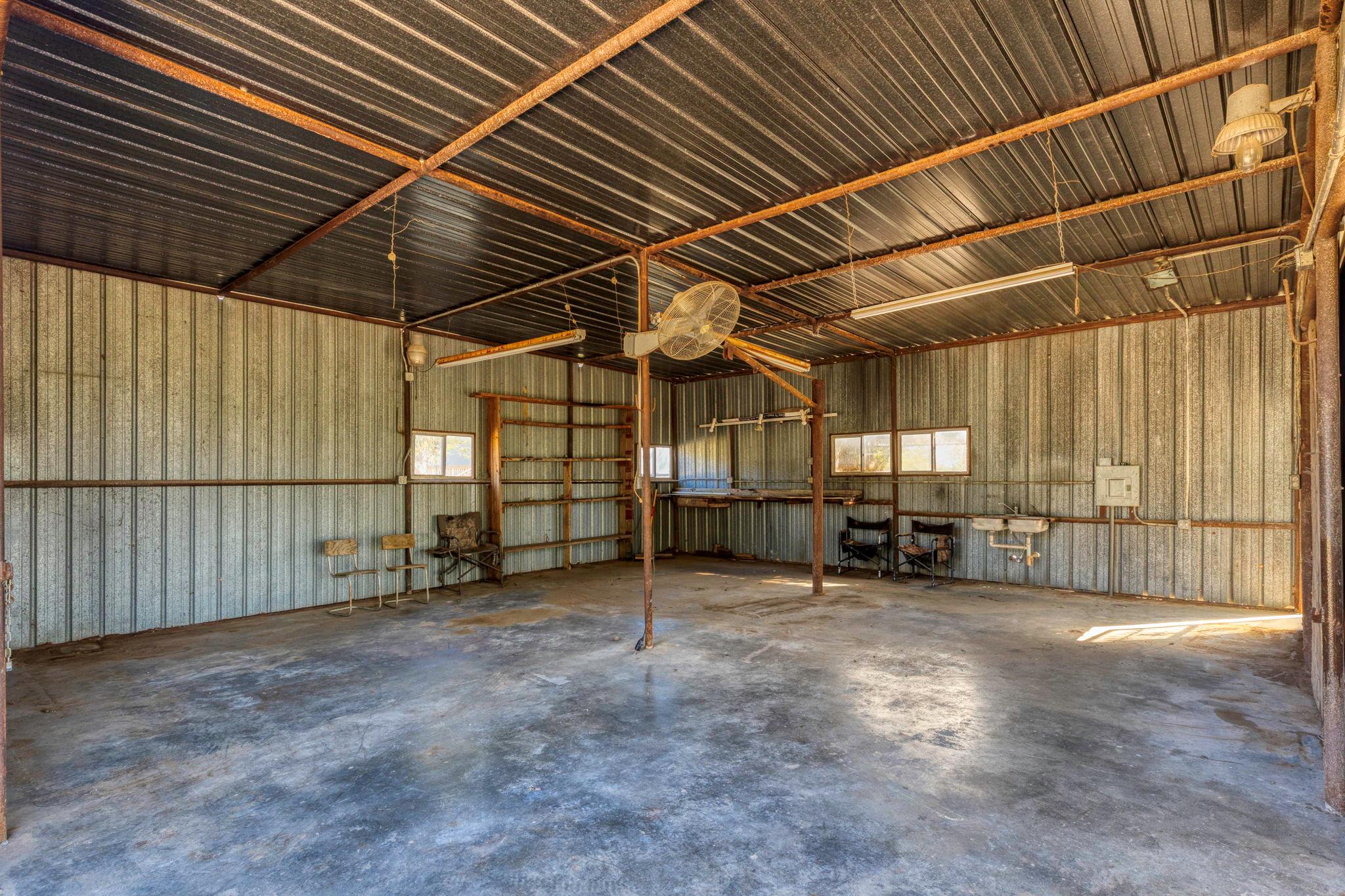 55 County Line Rd, Dale, TX 78616
