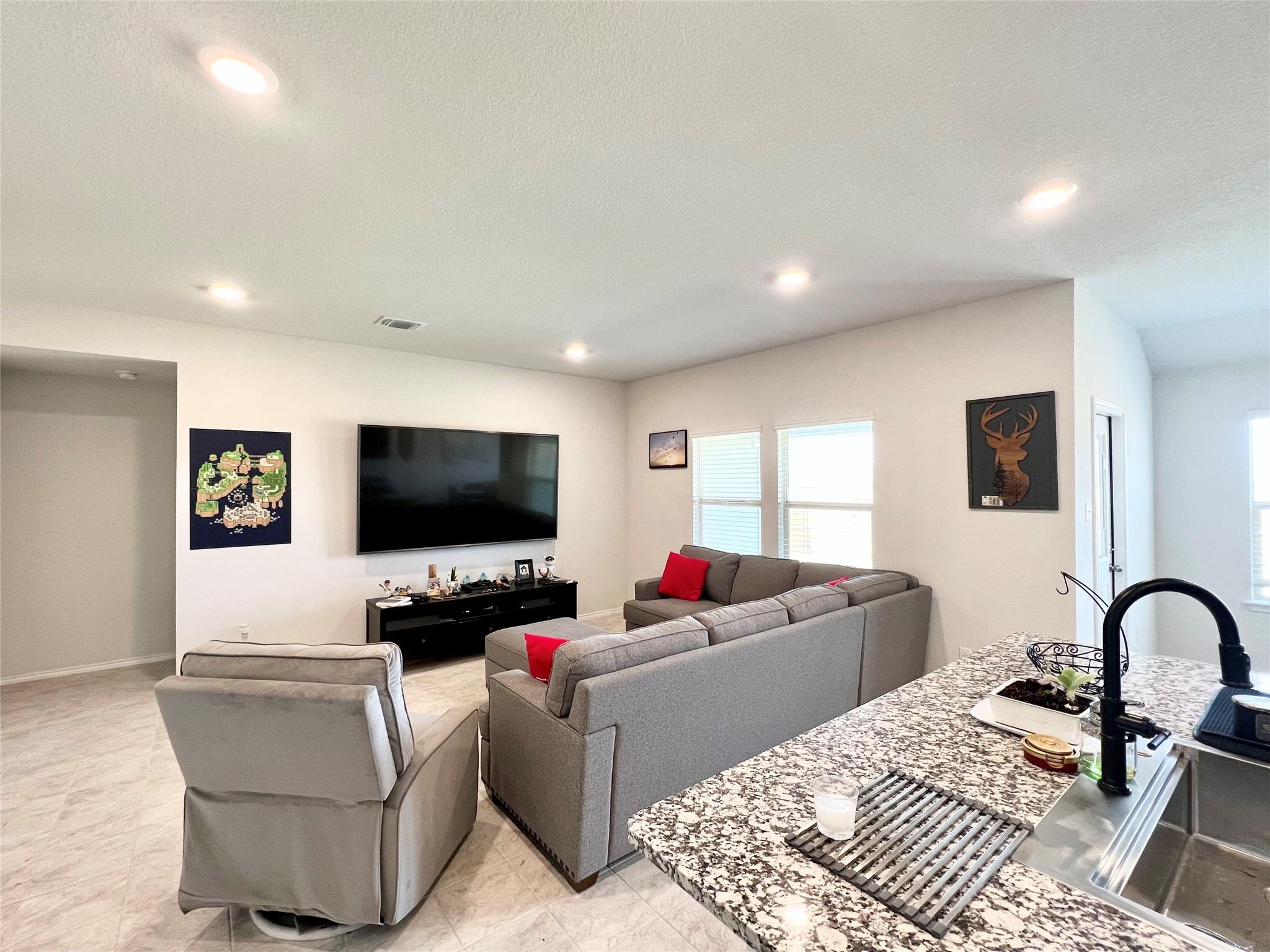 544 Taggart Trl, Jarrell, TX 76537