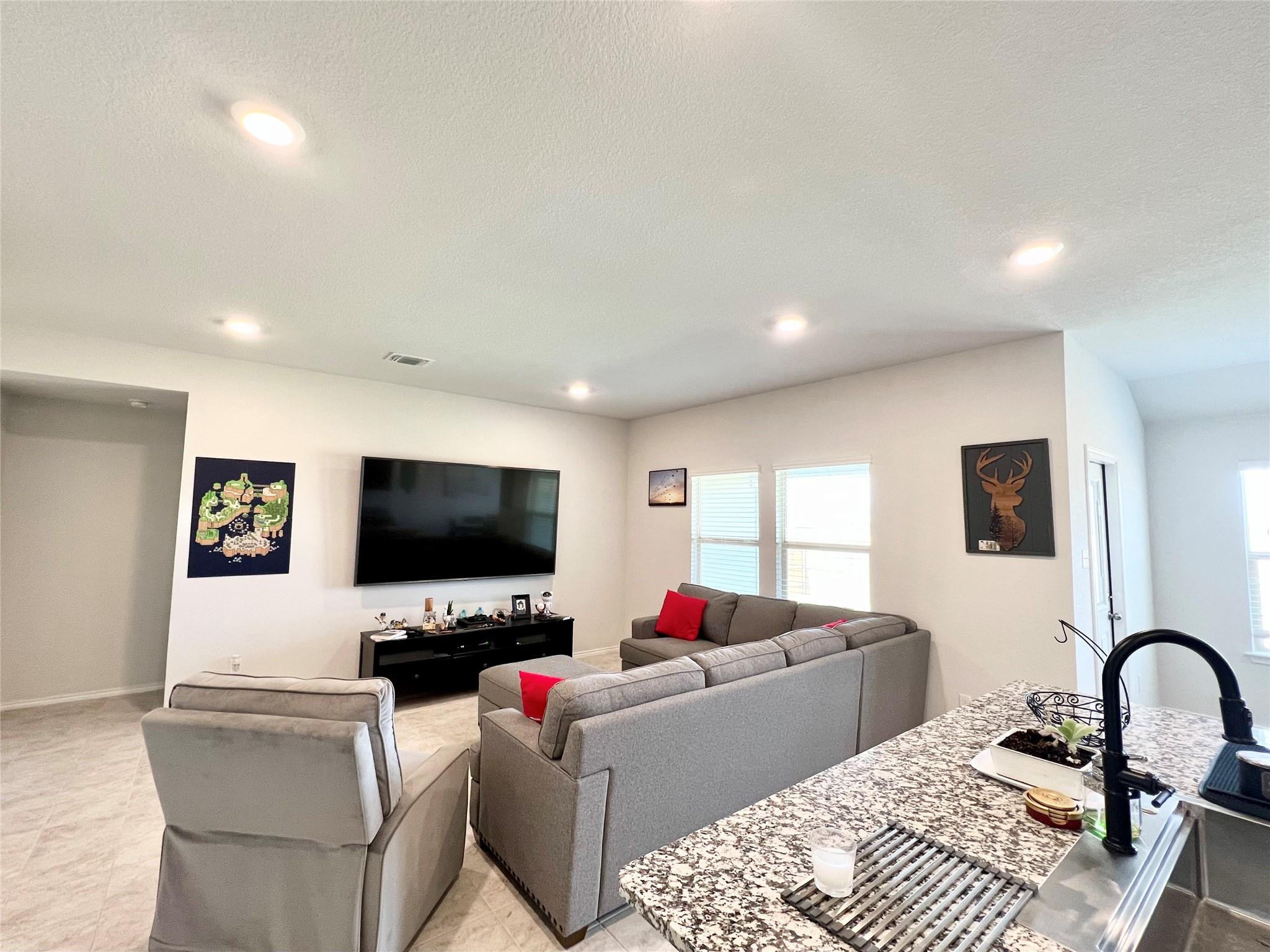 544 Taggart Trl, Jarrell, TX 76537