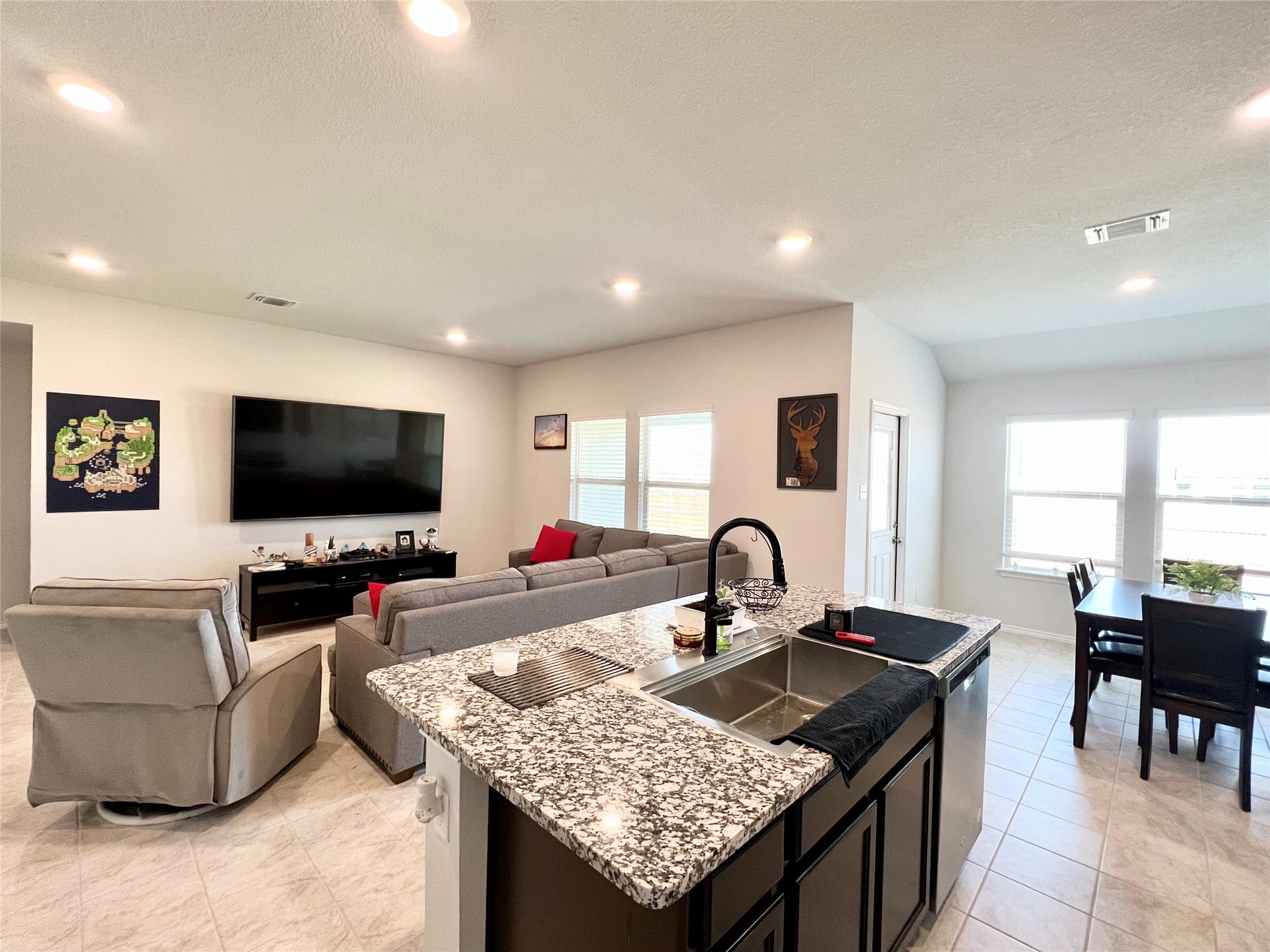 544 Taggart Trl, Jarrell, TX 76537