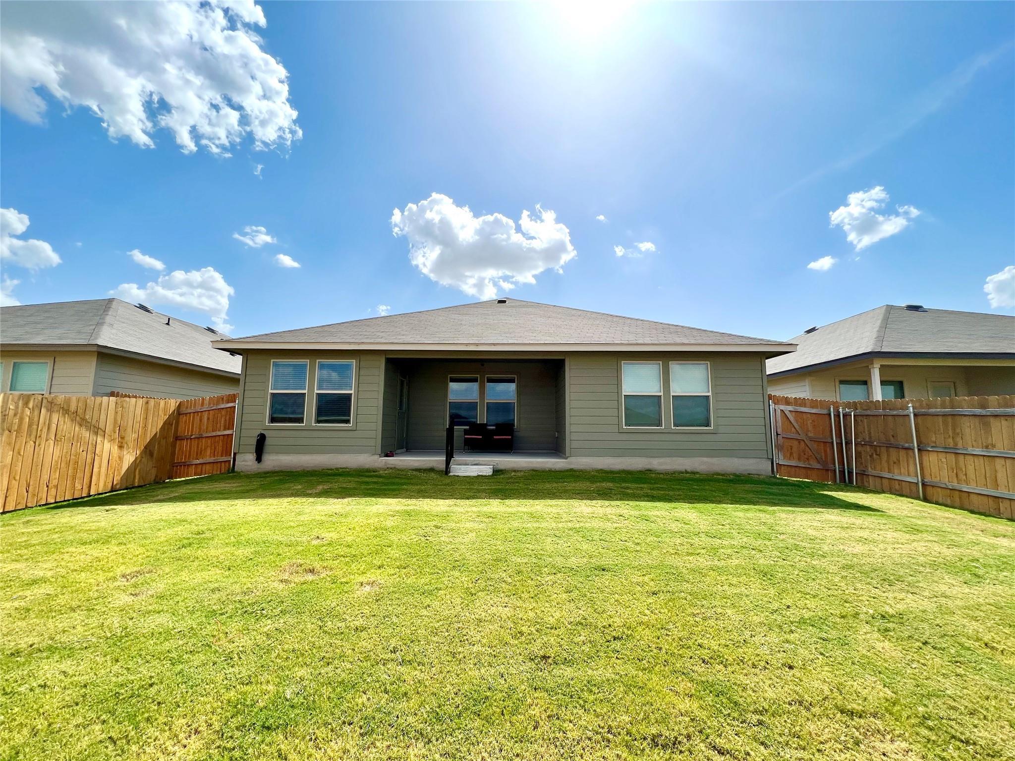 544 Taggart Trl, Jarrell, TX 76537