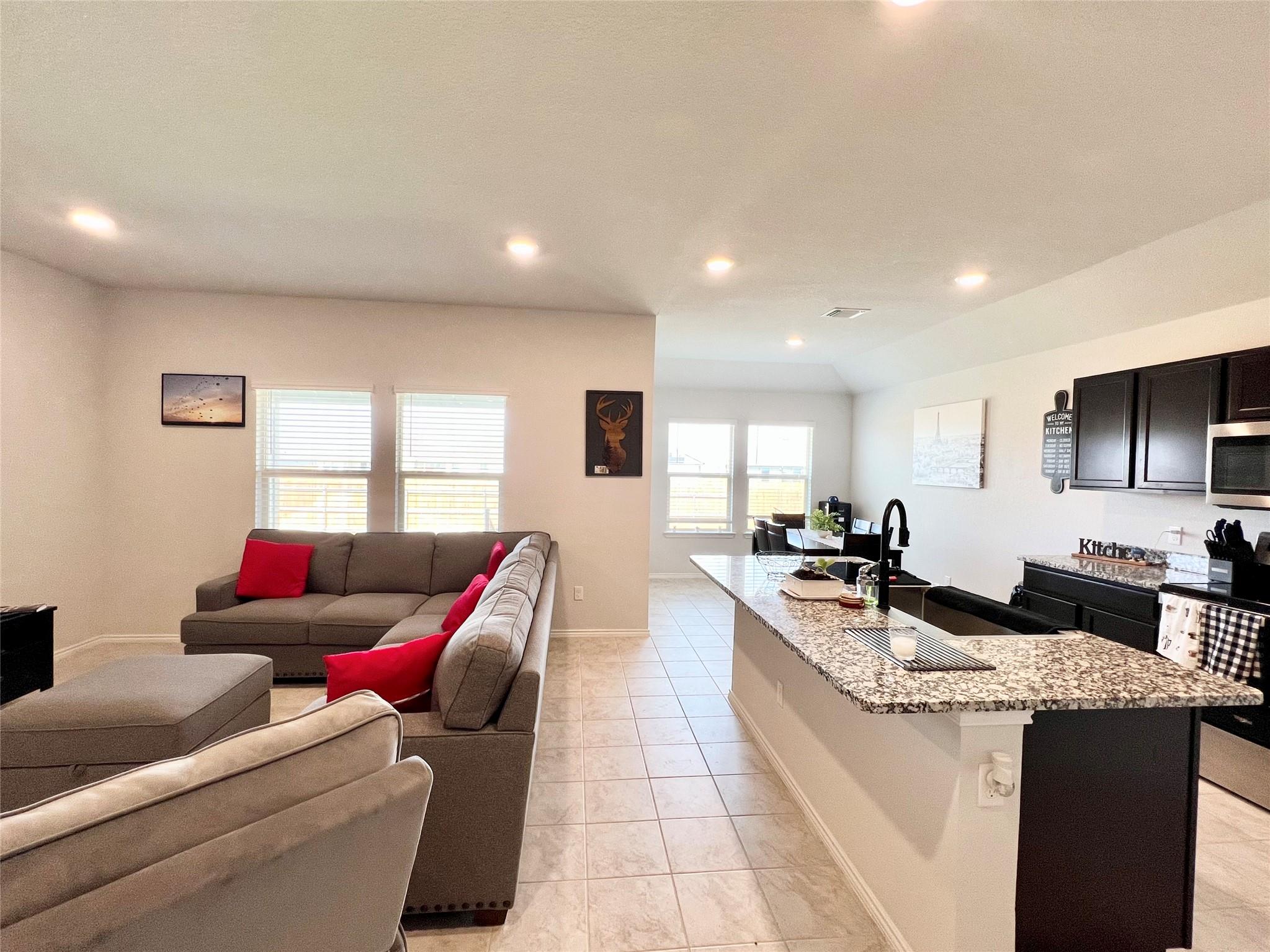 544 Taggart Trl, Jarrell, TX 76537