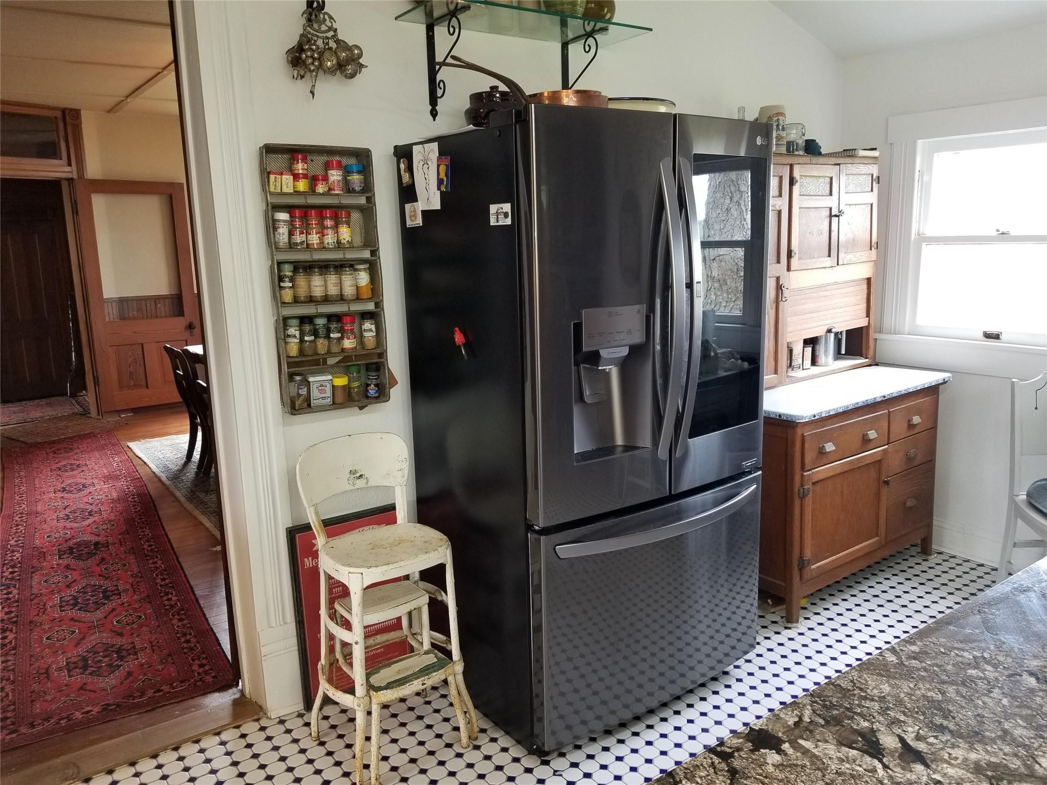 1 Bednar Ln, La Grange, TX 78945