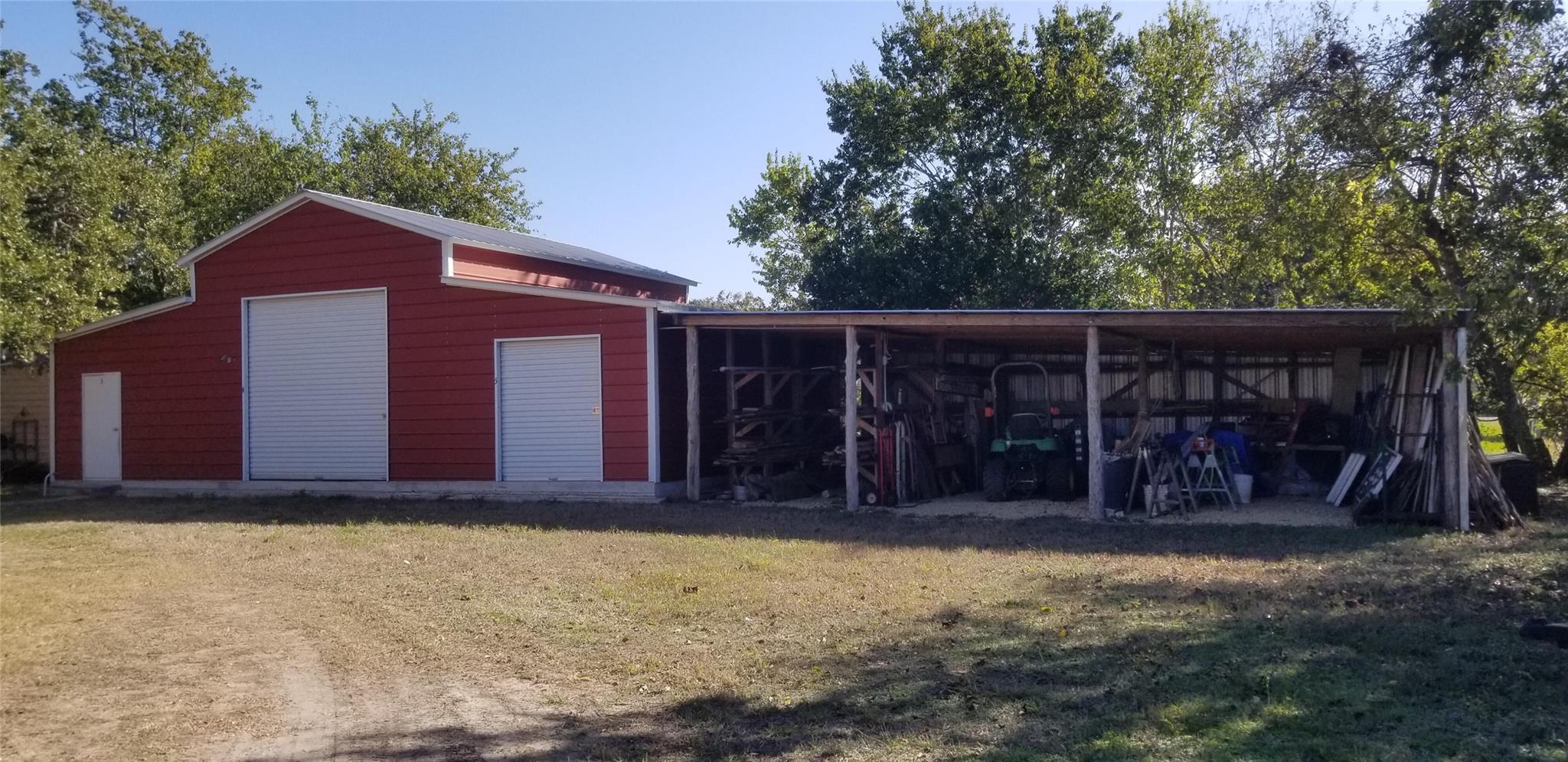 1 Bednar Ln, La Grange, TX 78945