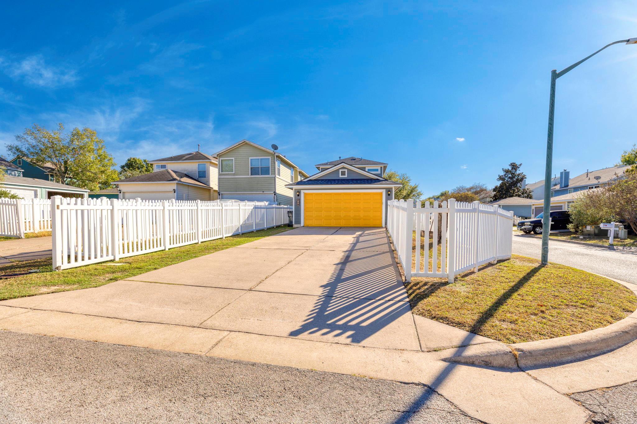 284 Michaelis Rd, Kyle, TX 78640