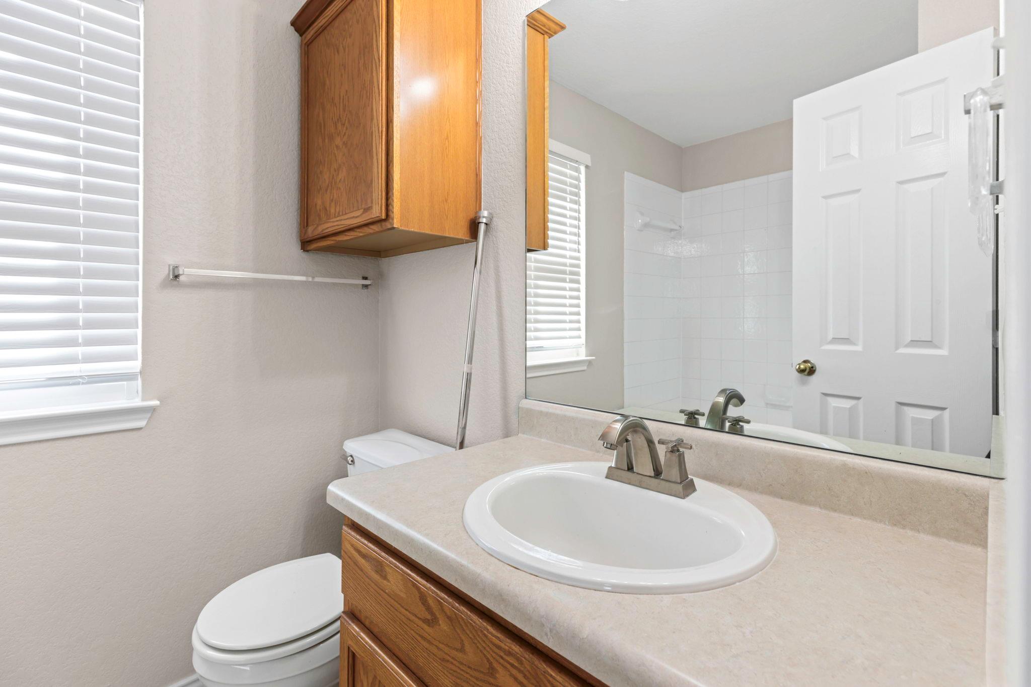 284 Michaelis Rd, Kyle, TX 78640