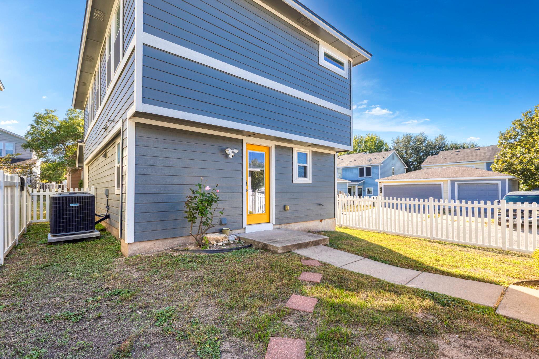 284 Michaelis Rd, Kyle, TX 78640