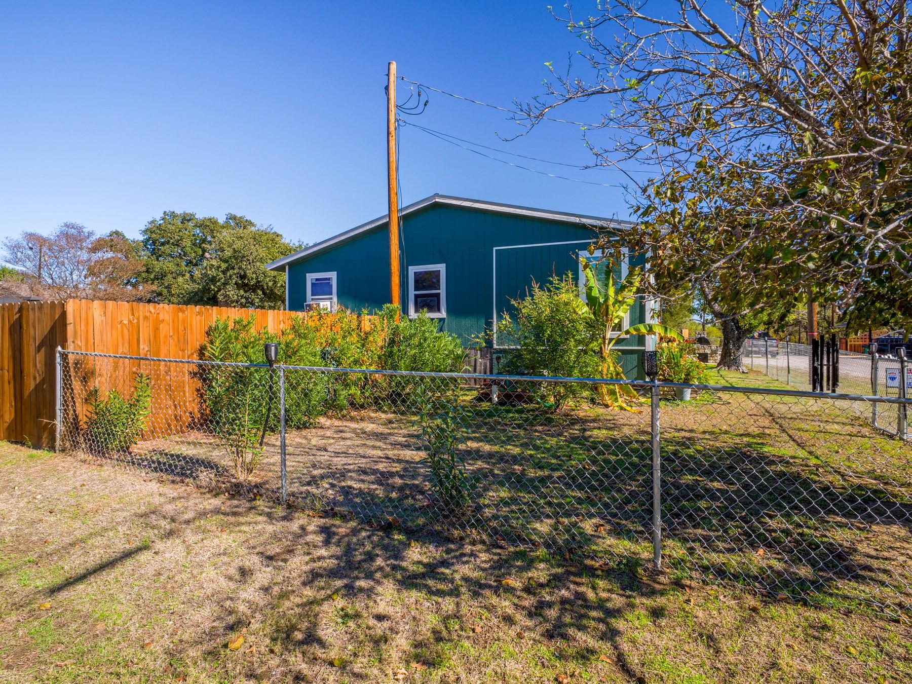 301 E Castlebriar Dr, Marble Falls, TX 78654