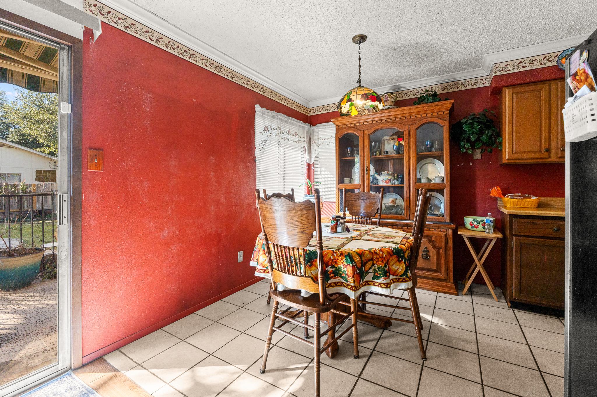 2801 SMITH Ave, Taylor, TX 76574