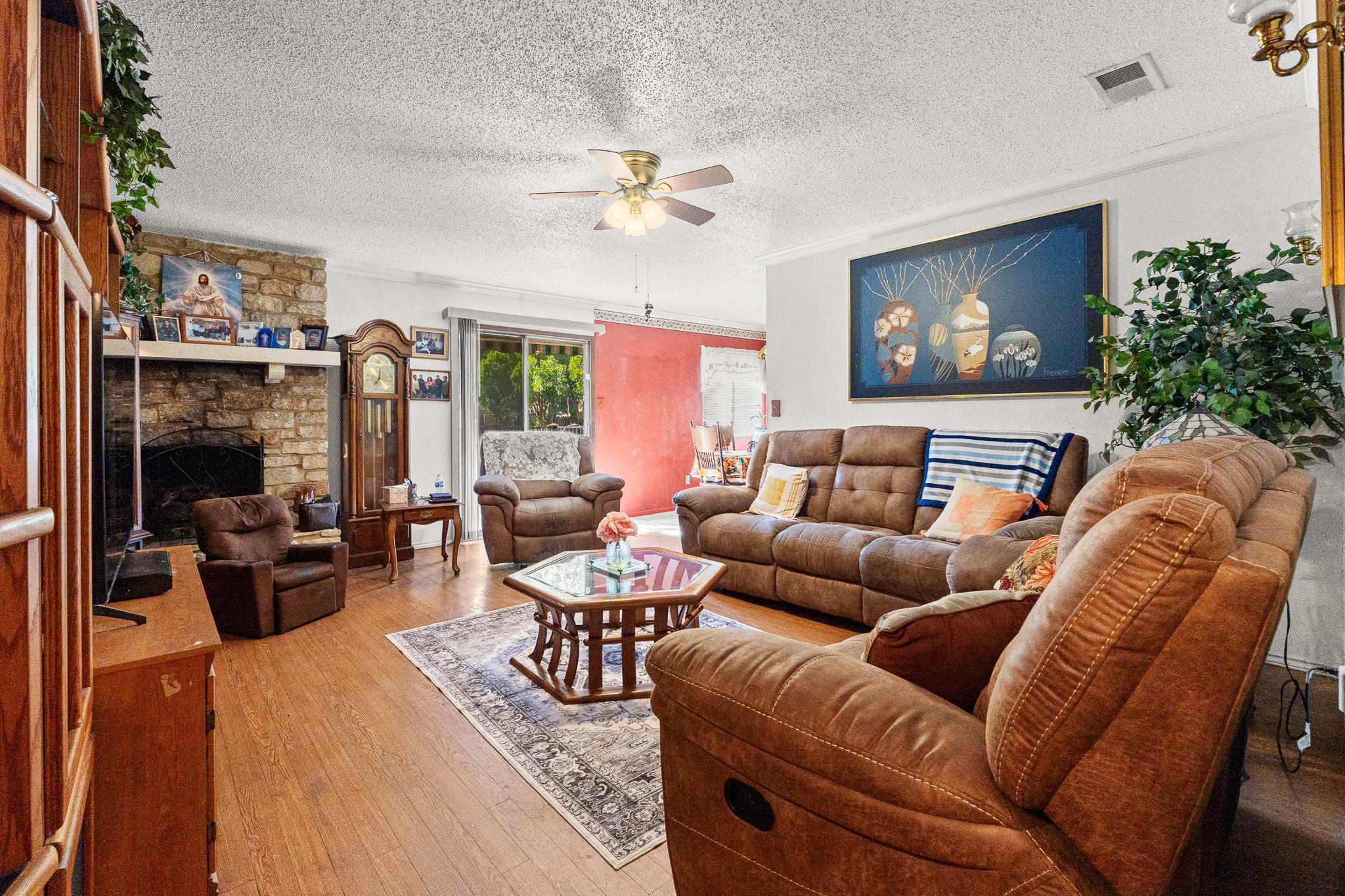 2801 SMITH Ave, Taylor, TX 76574