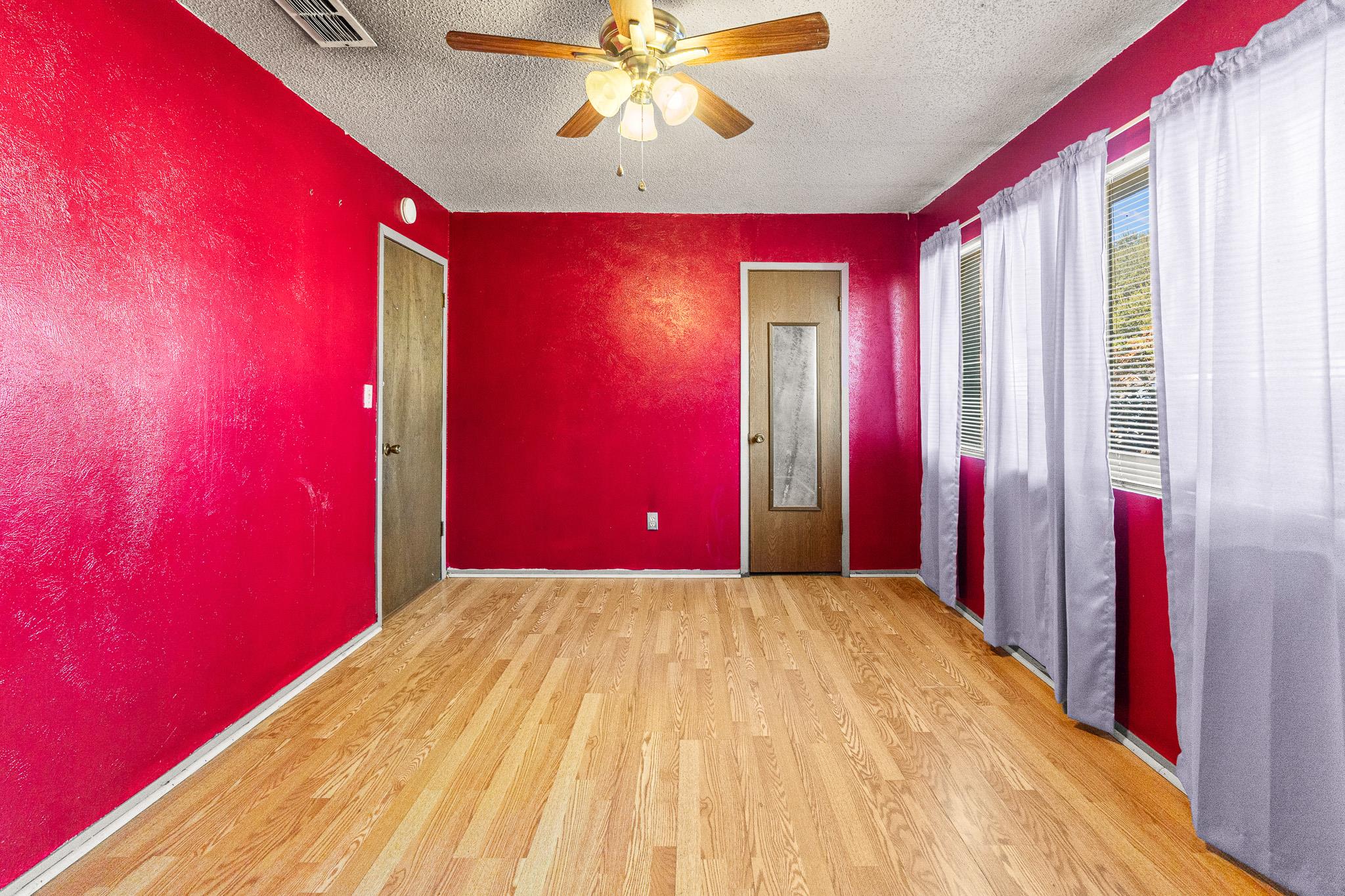 2801 SMITH Ave, Taylor, TX 76574