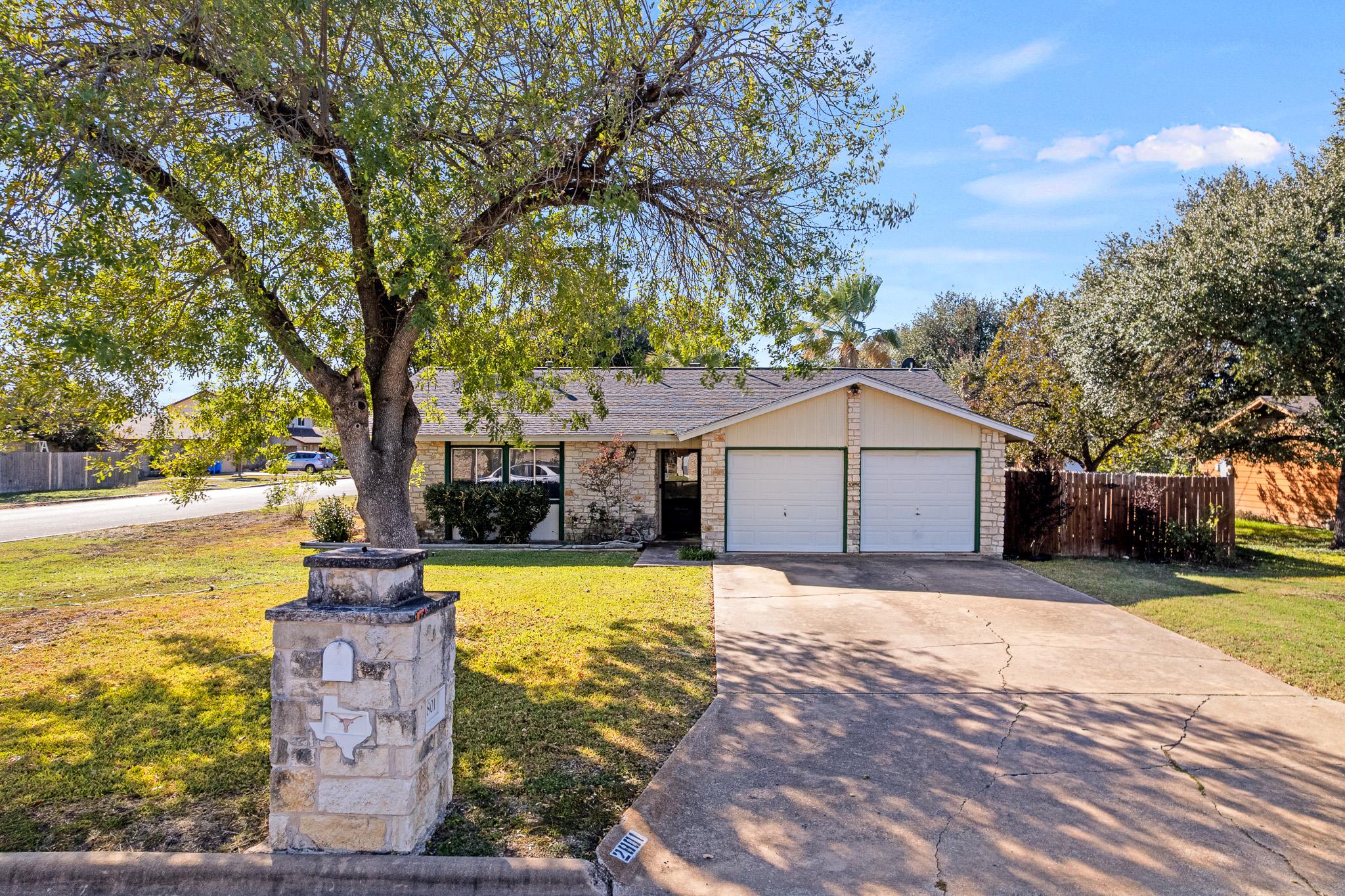 2801 SMITH Ave, Taylor, TX 76574