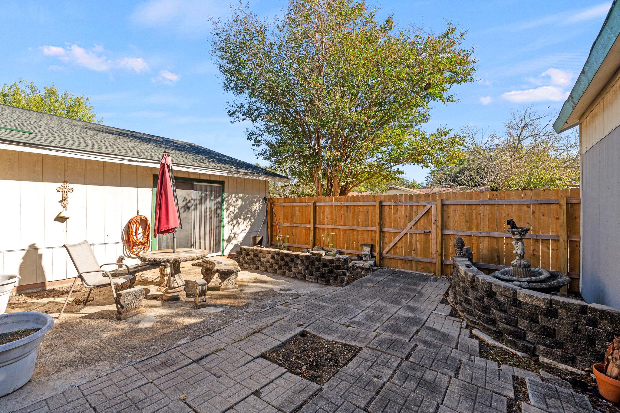 2801 SMITH Ave, Taylor, TX 76574