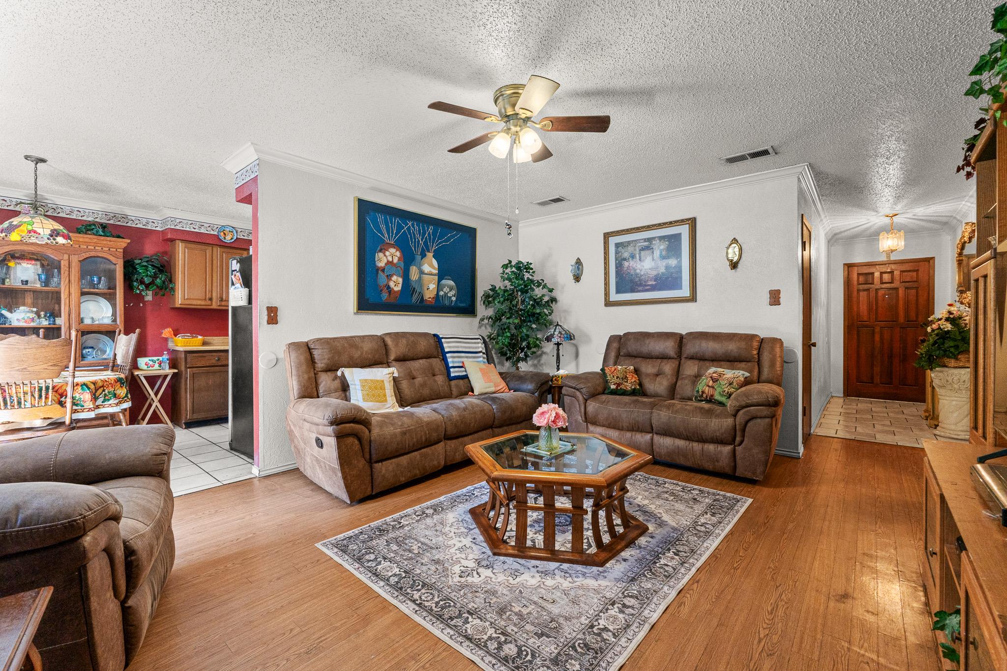 2801 SMITH Ave, Taylor, TX 76574