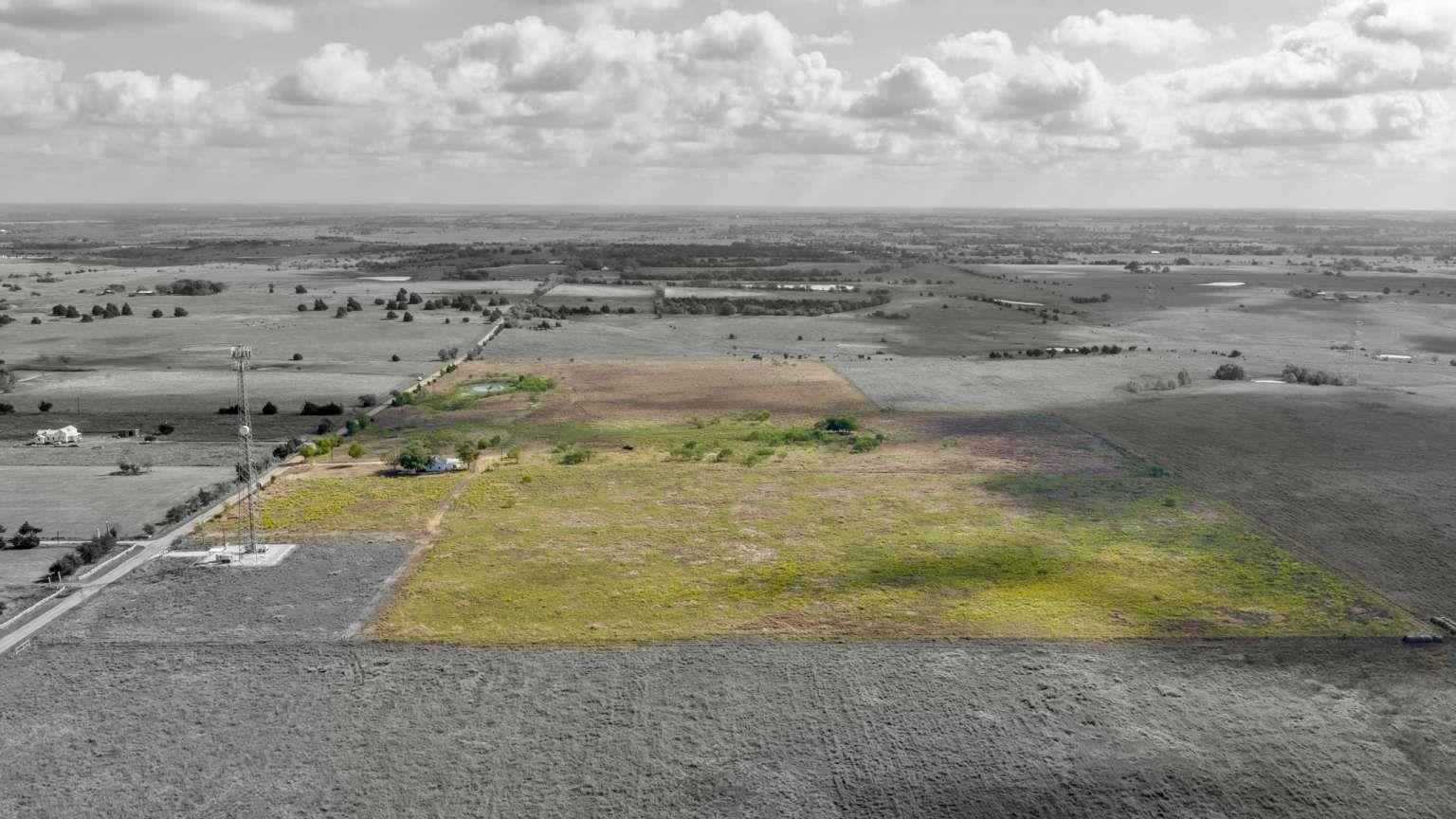 624 Berger Rd, Schulenburg, TX 78956