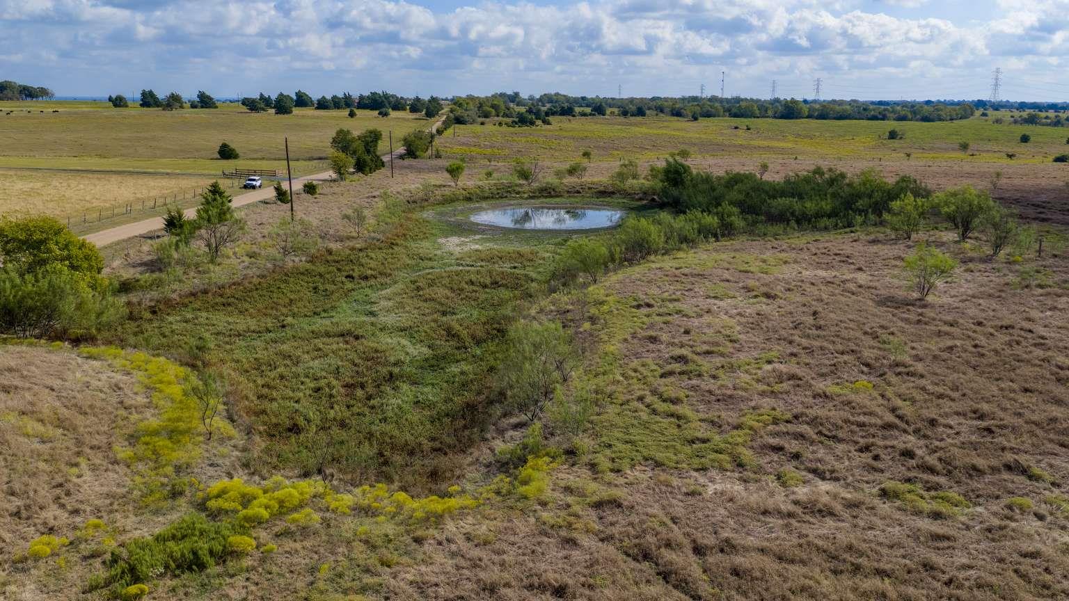 624 Berger Rd, Schulenburg, TX 78956