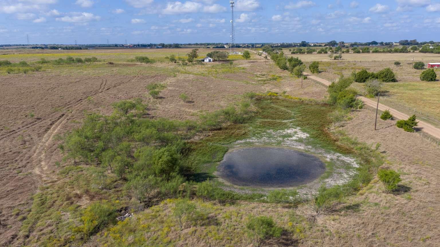 624 Berger Rd, Schulenburg, TX 78956