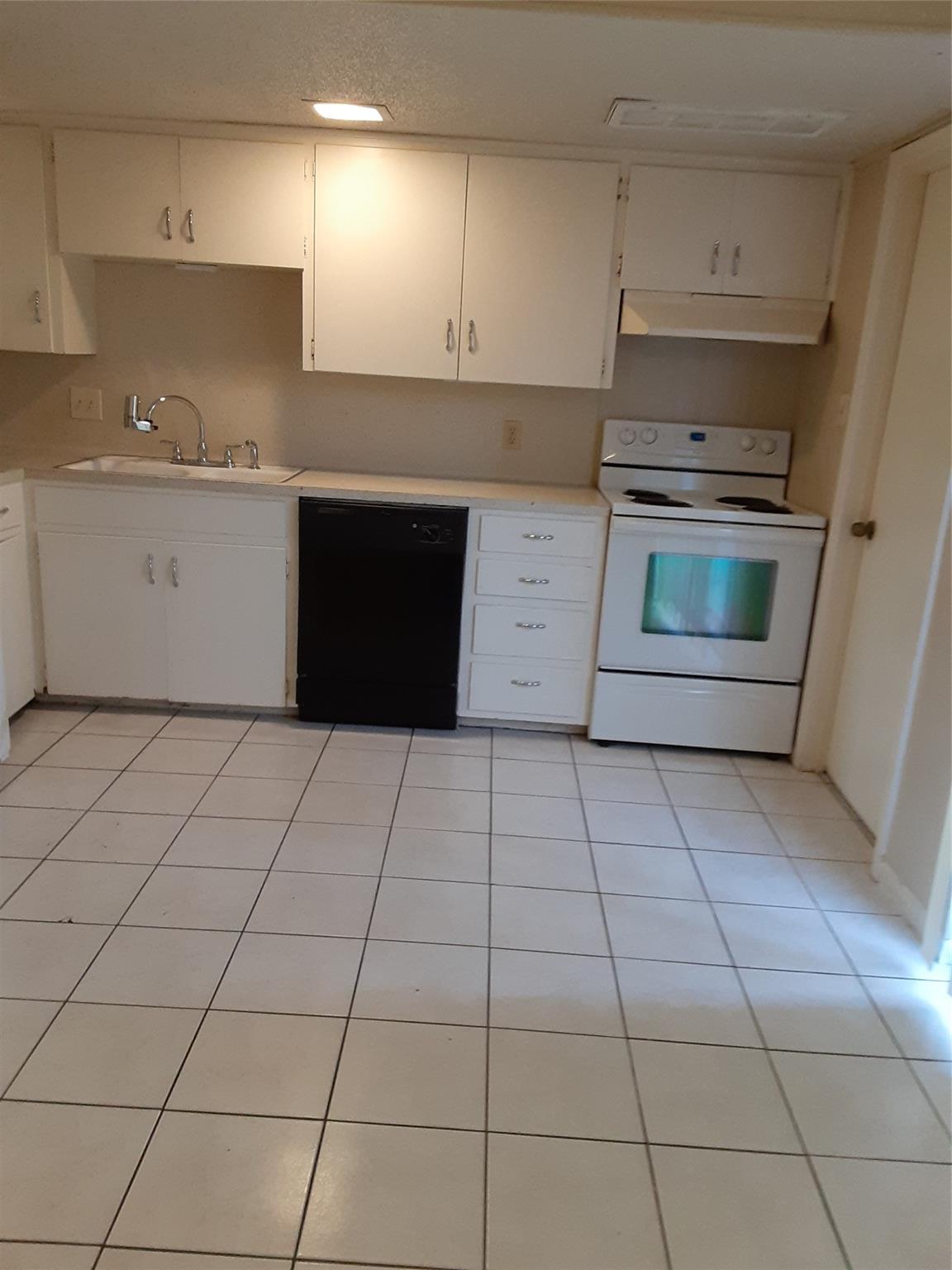 3206 Mossrock Dr # 101, Austin, TX 78757