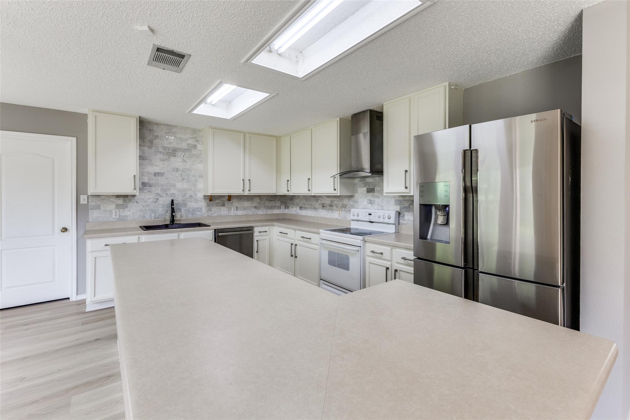 2200 Milan Dr, Cedar Park, TX 78613