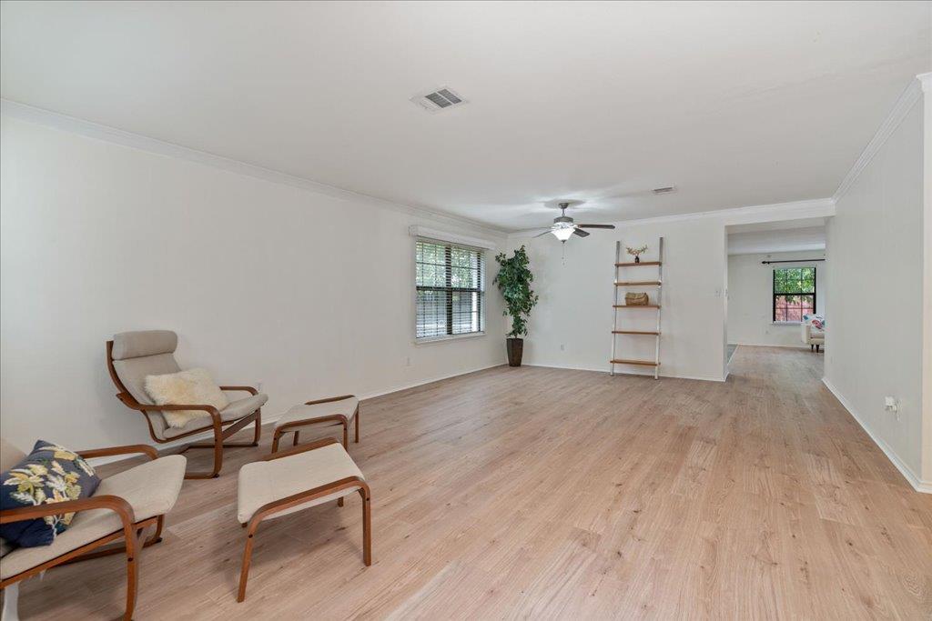 708 Yosemite Trl, Taylor, TX 76574