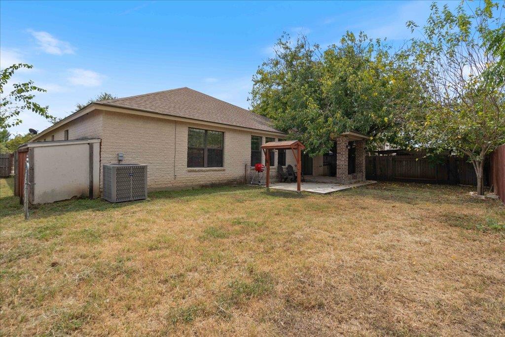 708 Yosemite Trl, Taylor, TX 76574