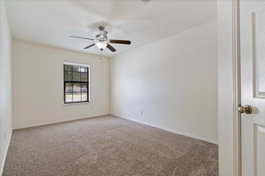 708 Yosemite Trl, Taylor, TX 76574