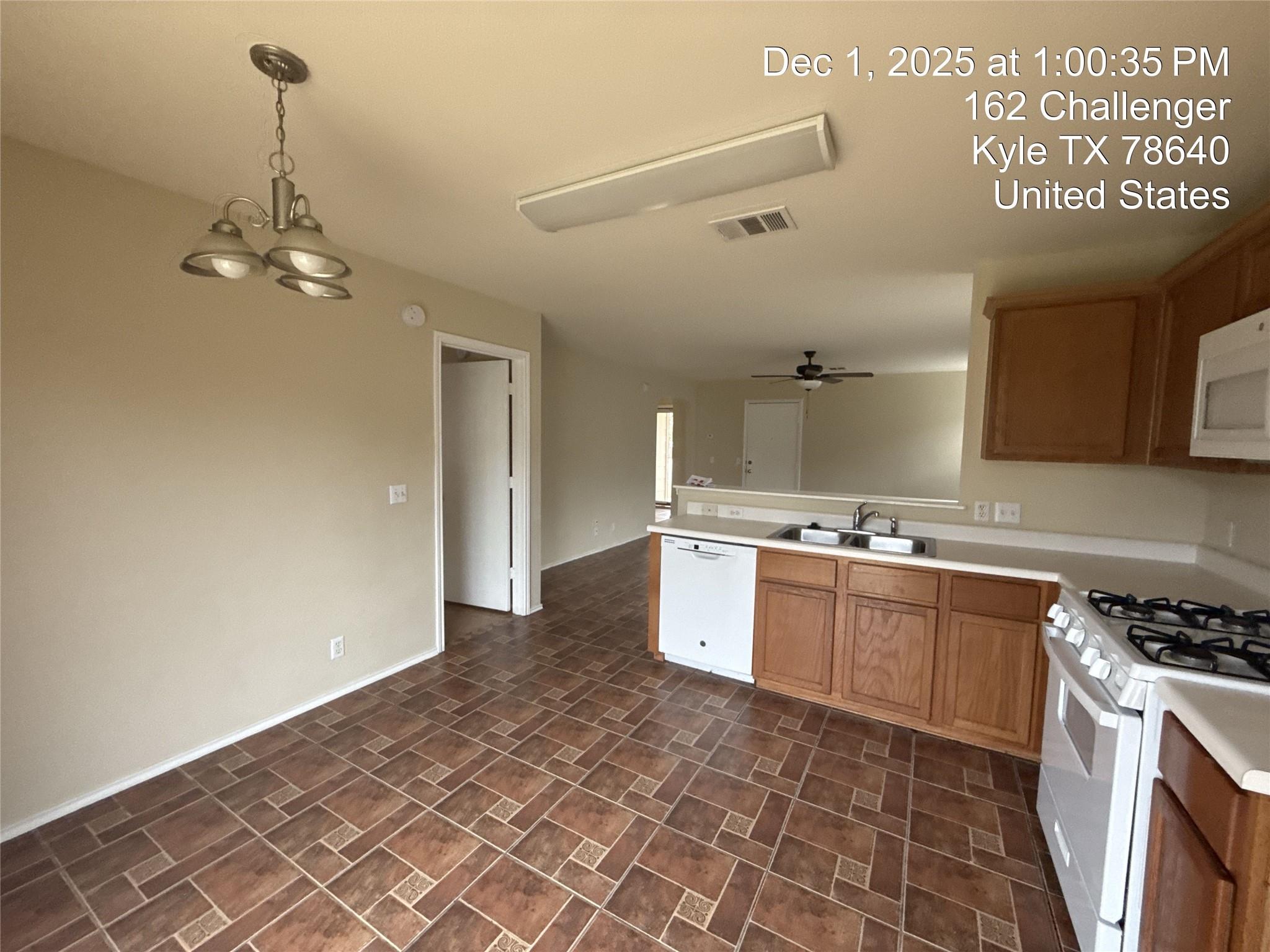 152 Challenger, Kyle, TX 78640