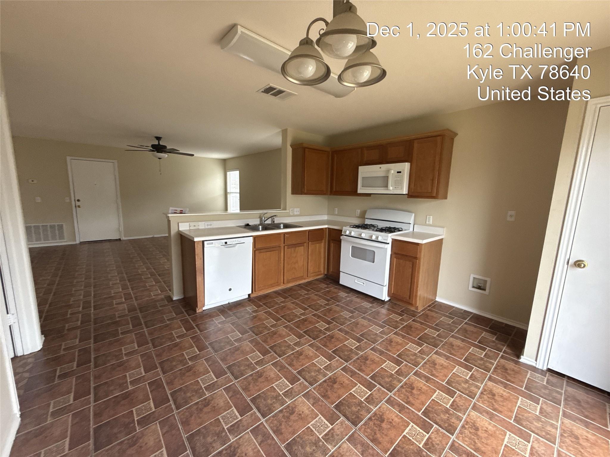 152 Challenger, Kyle, TX 78640