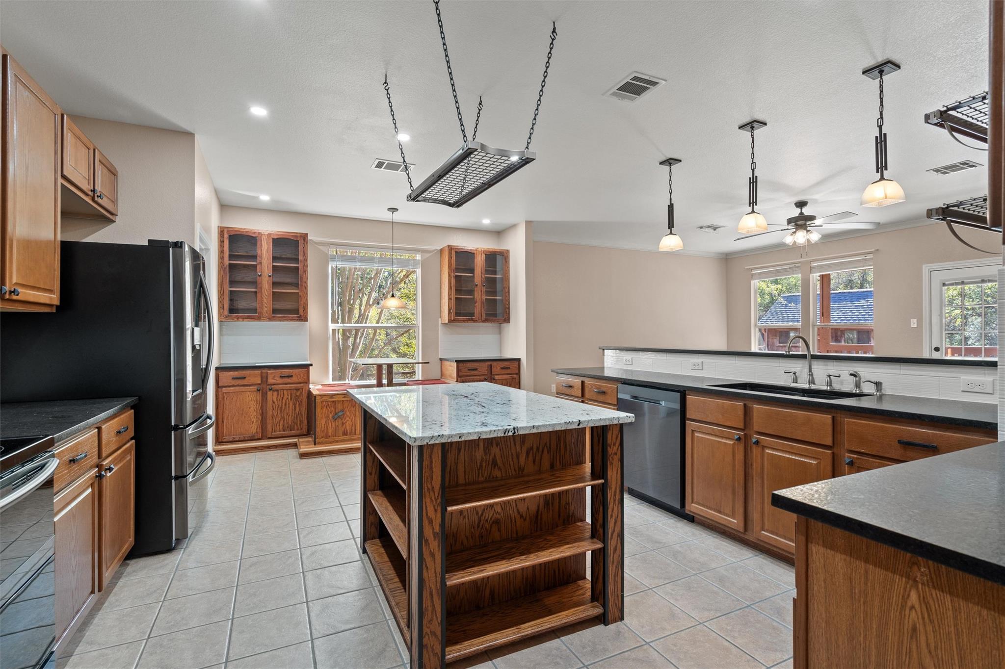 185 Billingsley Hts, Cedar Creek, TX 78612