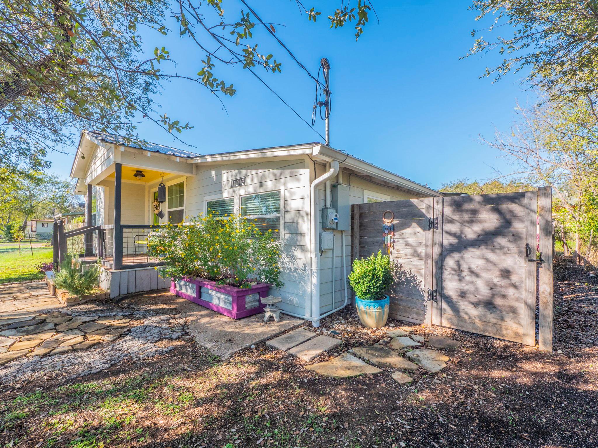 11012 3rd St, Jonestown, TX 78645