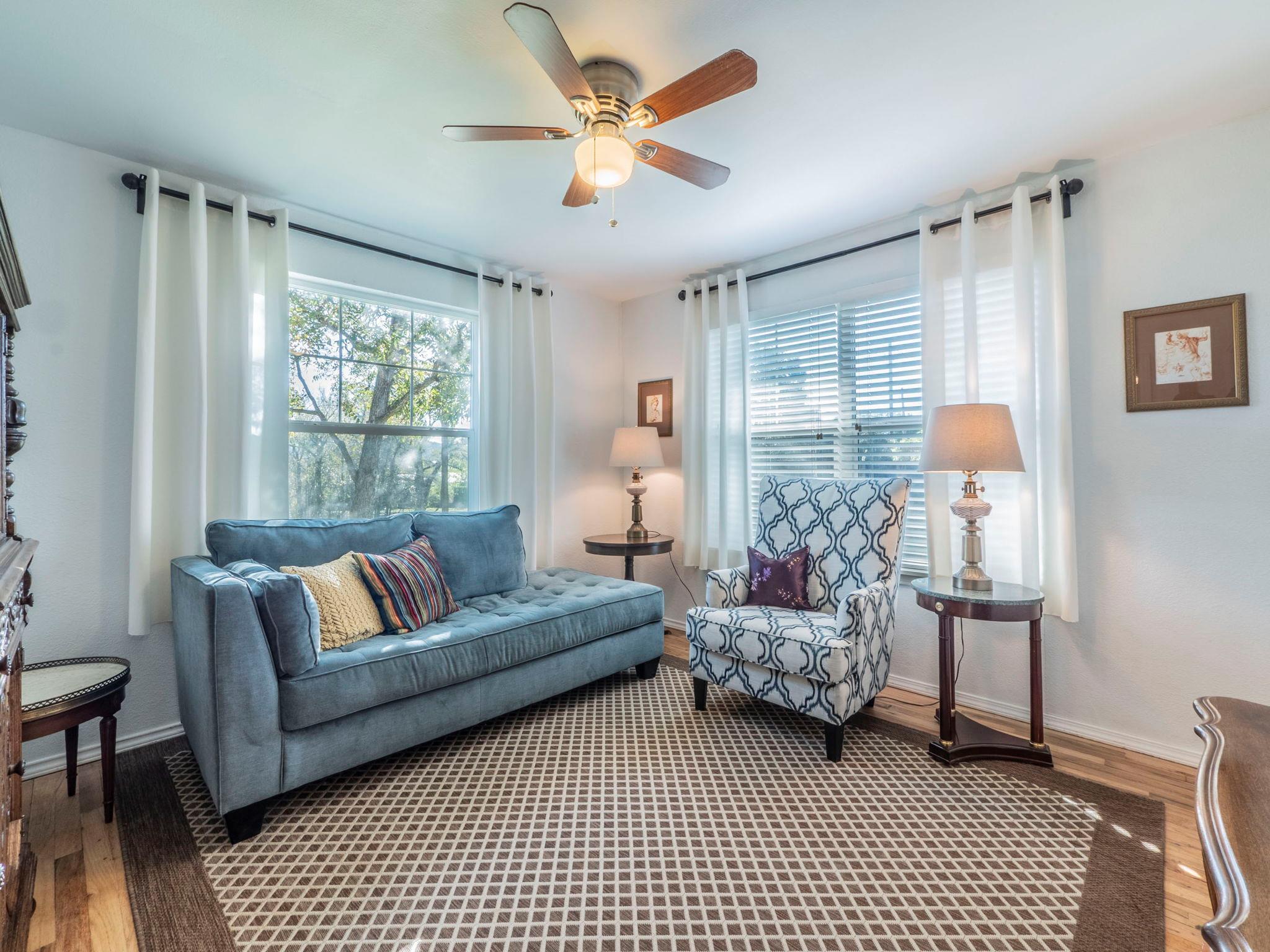 11012 3rd St, Jonestown, TX 78645