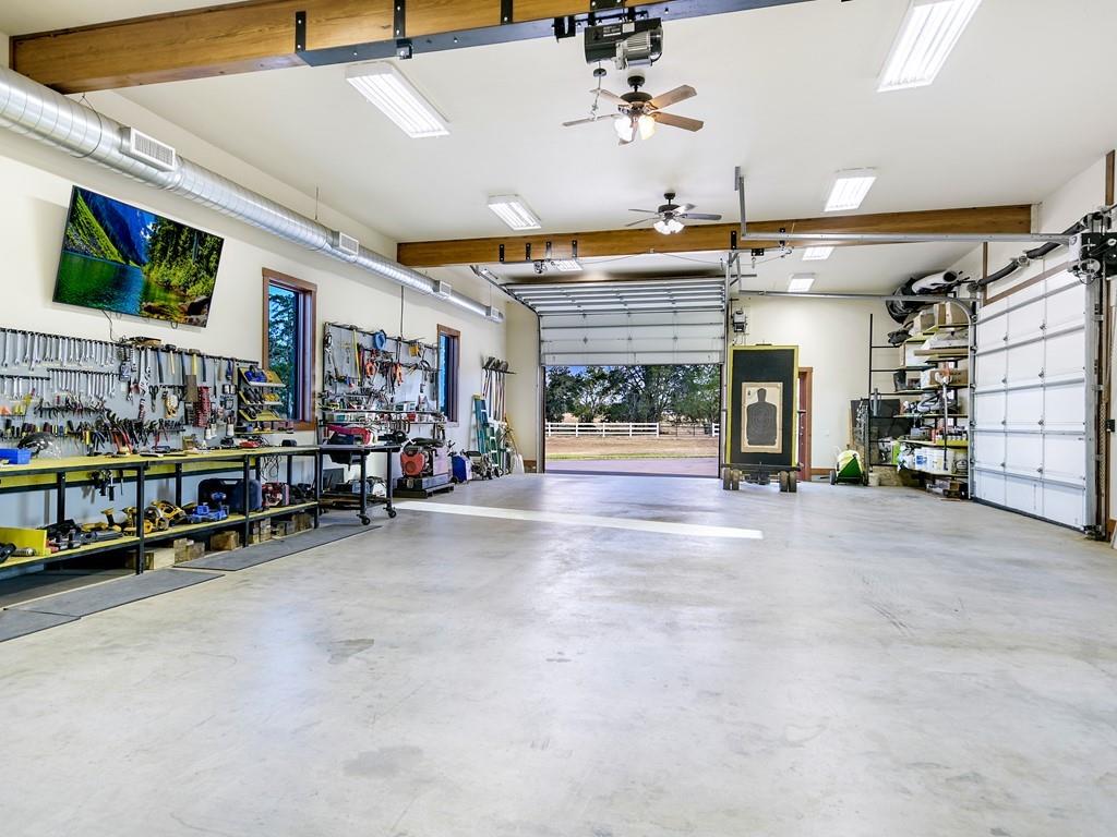 1584 County Road 226 Rd, Giddings, TX 78942