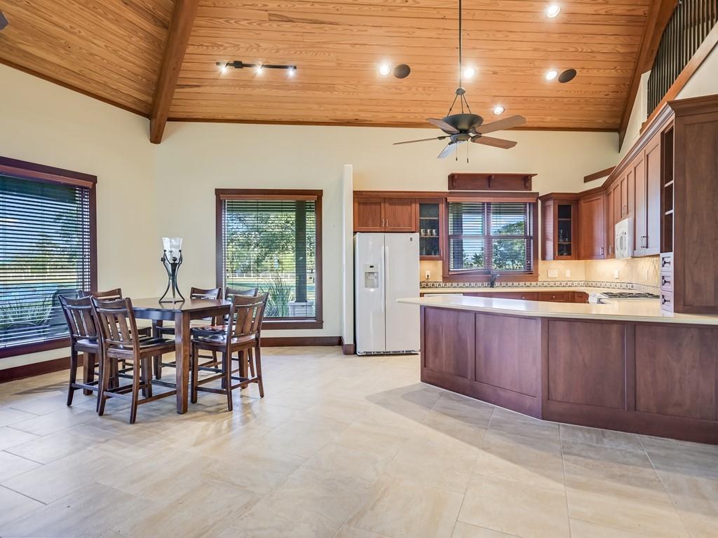 1584 County Road 226 Rd, Giddings, TX 78942