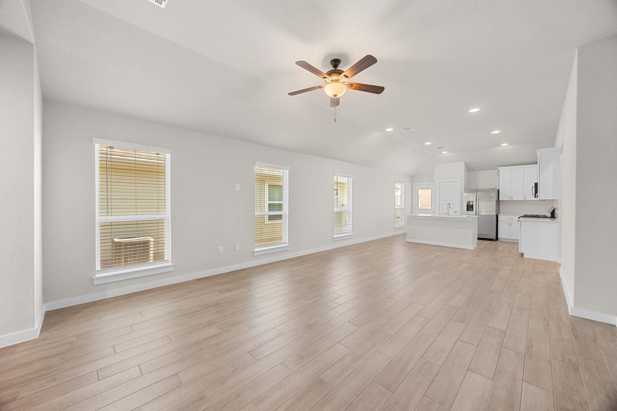 137 Appleberry Ln, Elgin, TX 78621