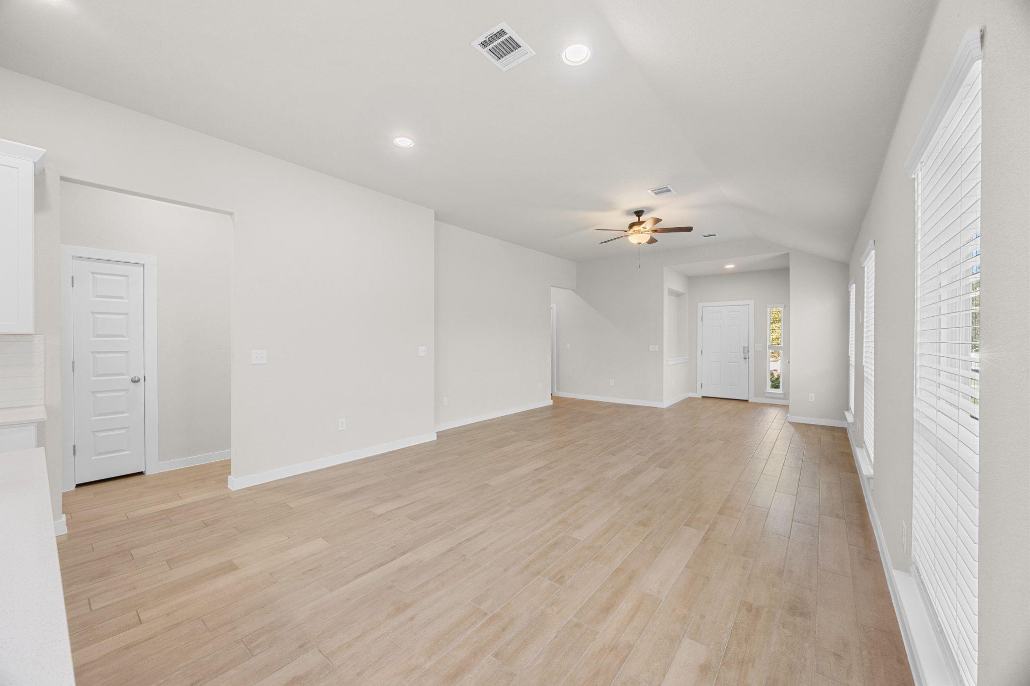 137 Appleberry Ln, Elgin, TX 78621